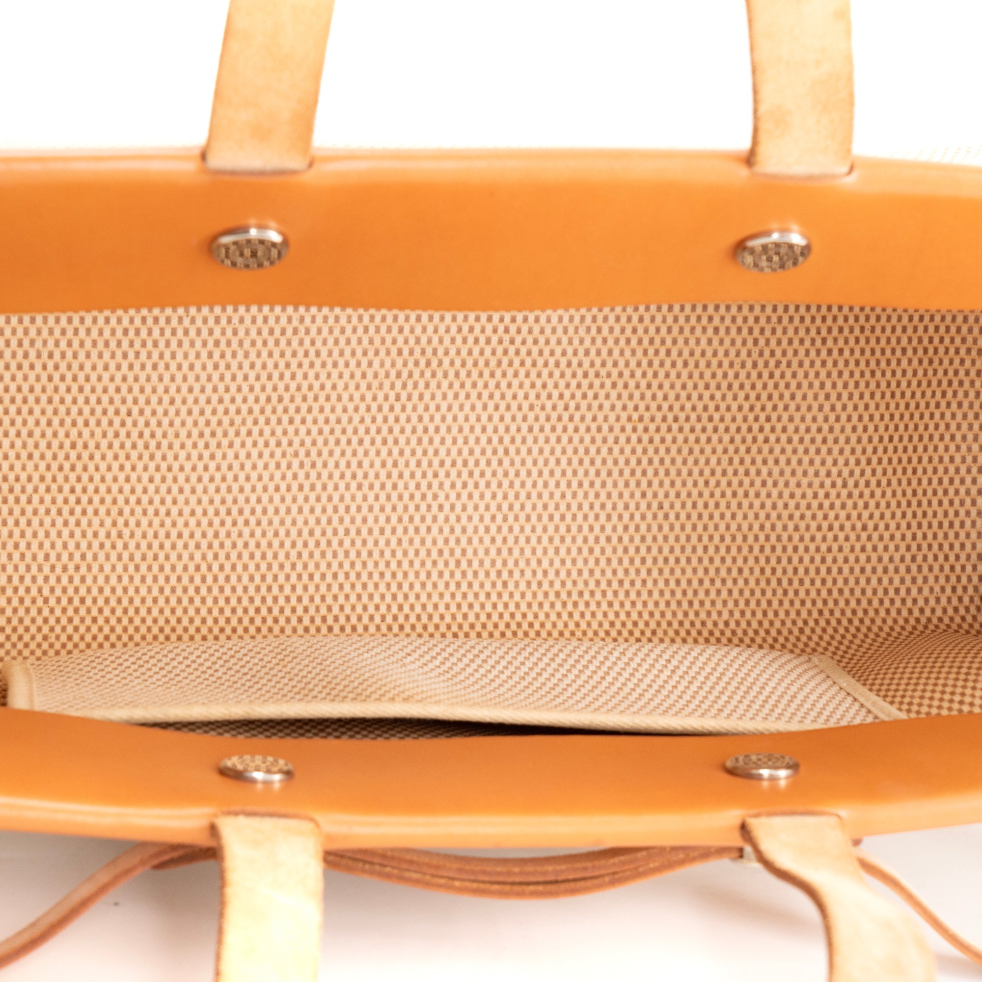 HERMÈS - Sac à main Herbag Cabas Hermès avec deux pochettes en toile beige vintage