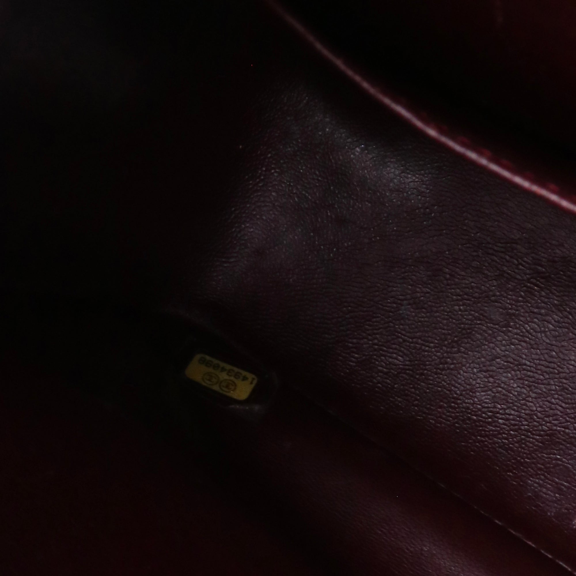 CHANEL - Sac à bandoulière Classique/Timeless Jumbo double flap en cuir lisse noir