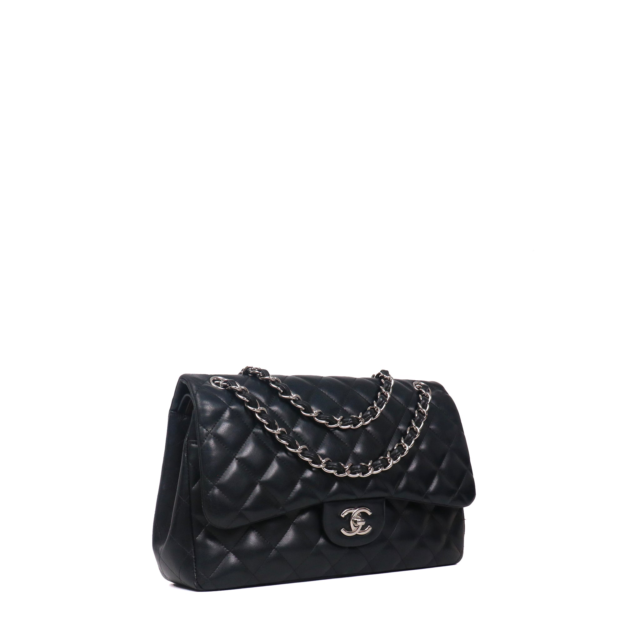 CHANEL - Sac à bandoulière Classique/Timeless Jumbo double flap en cuir lisse noir