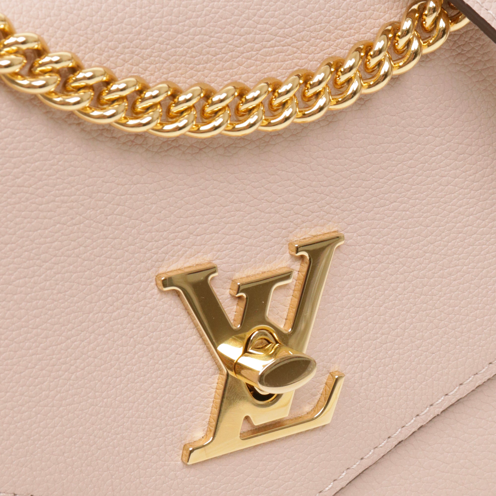 LOUIS VUITTON - Sac à bandoulière Mylockme BB Louis Vuitton en cuir grainé nude