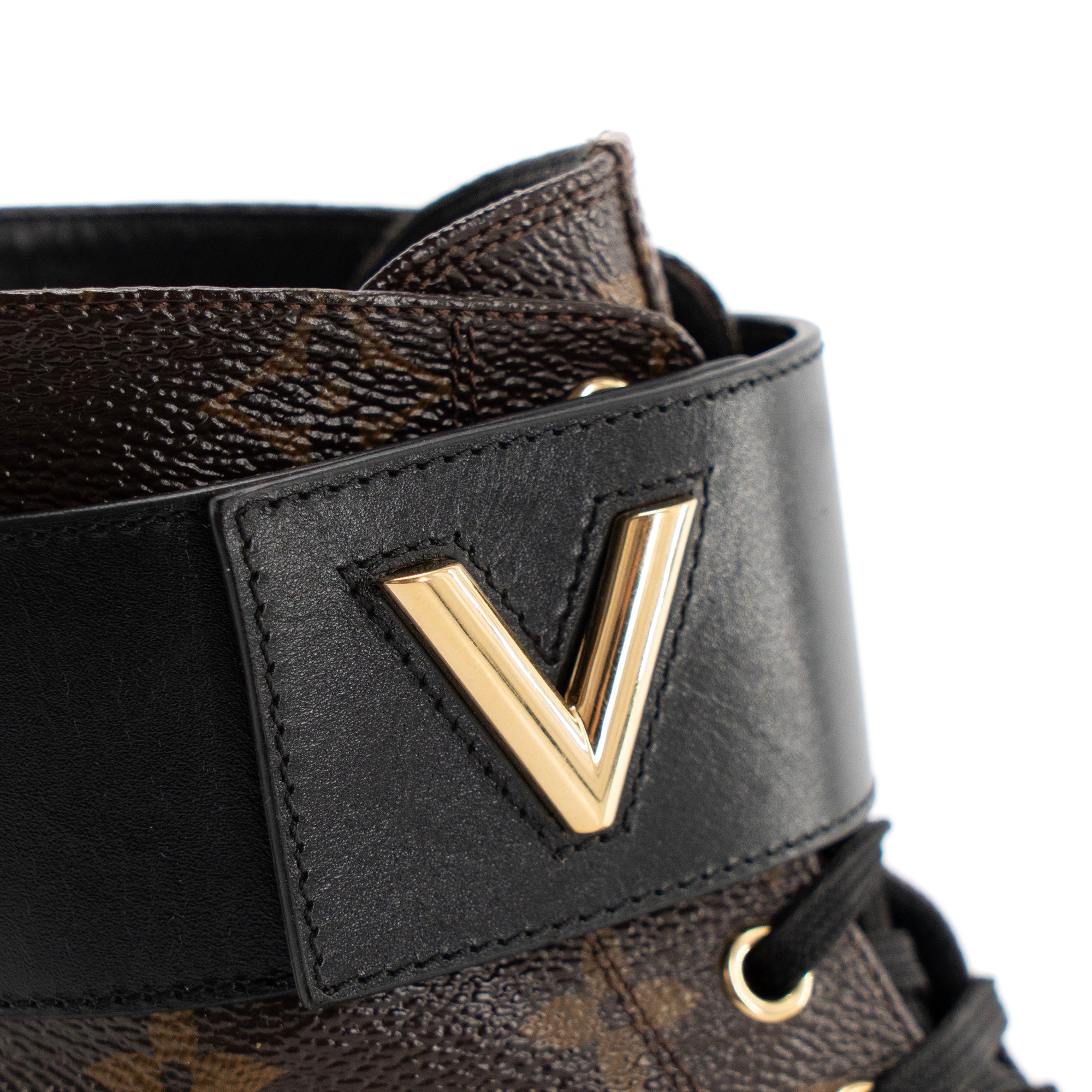 LOUIS VUITTON - Louis Vuitton Wonderland ankle boots in leather and monogrammed canvas (Size 38)