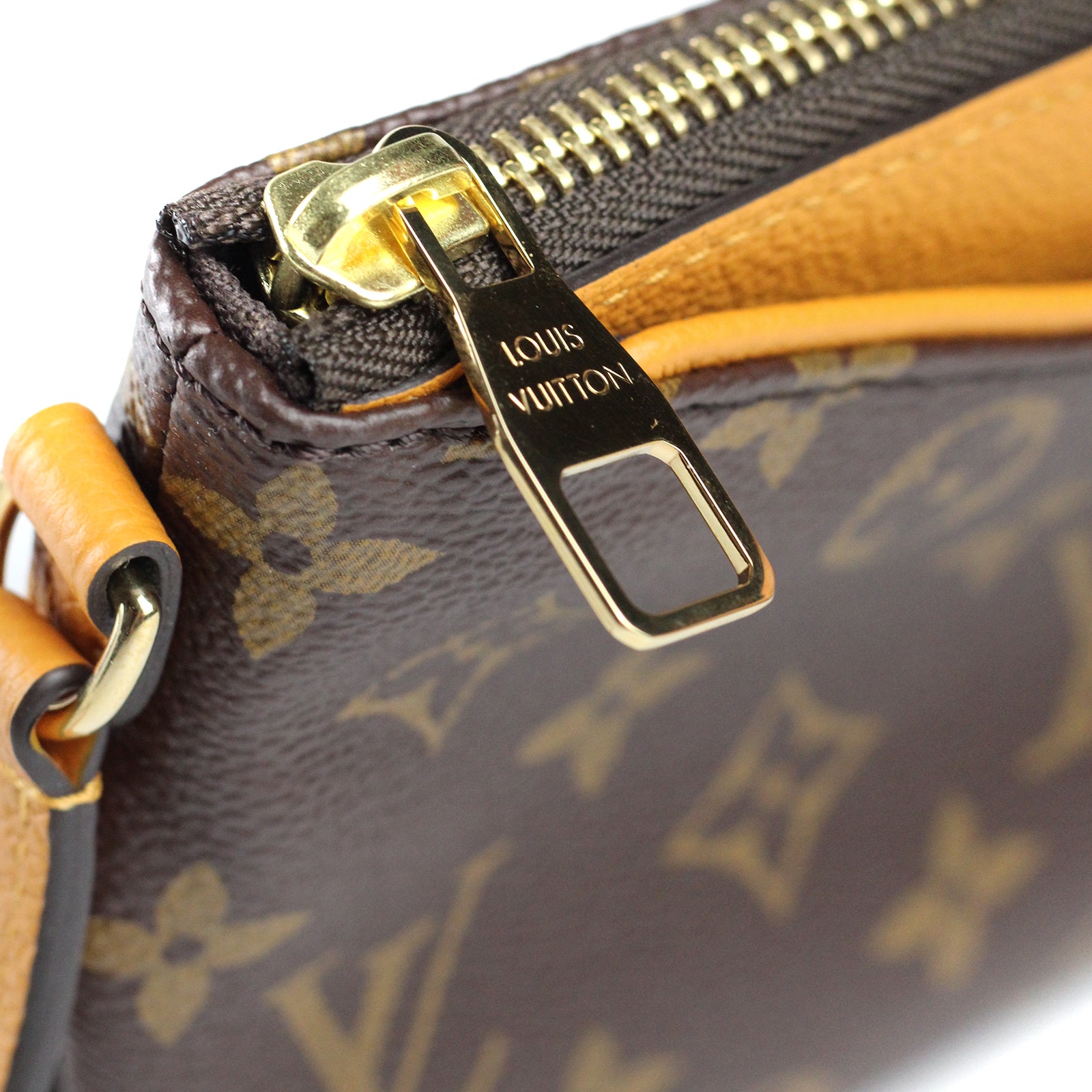 LOUIS VUITTON - Sac à bandoulière Pallas Monogram classique