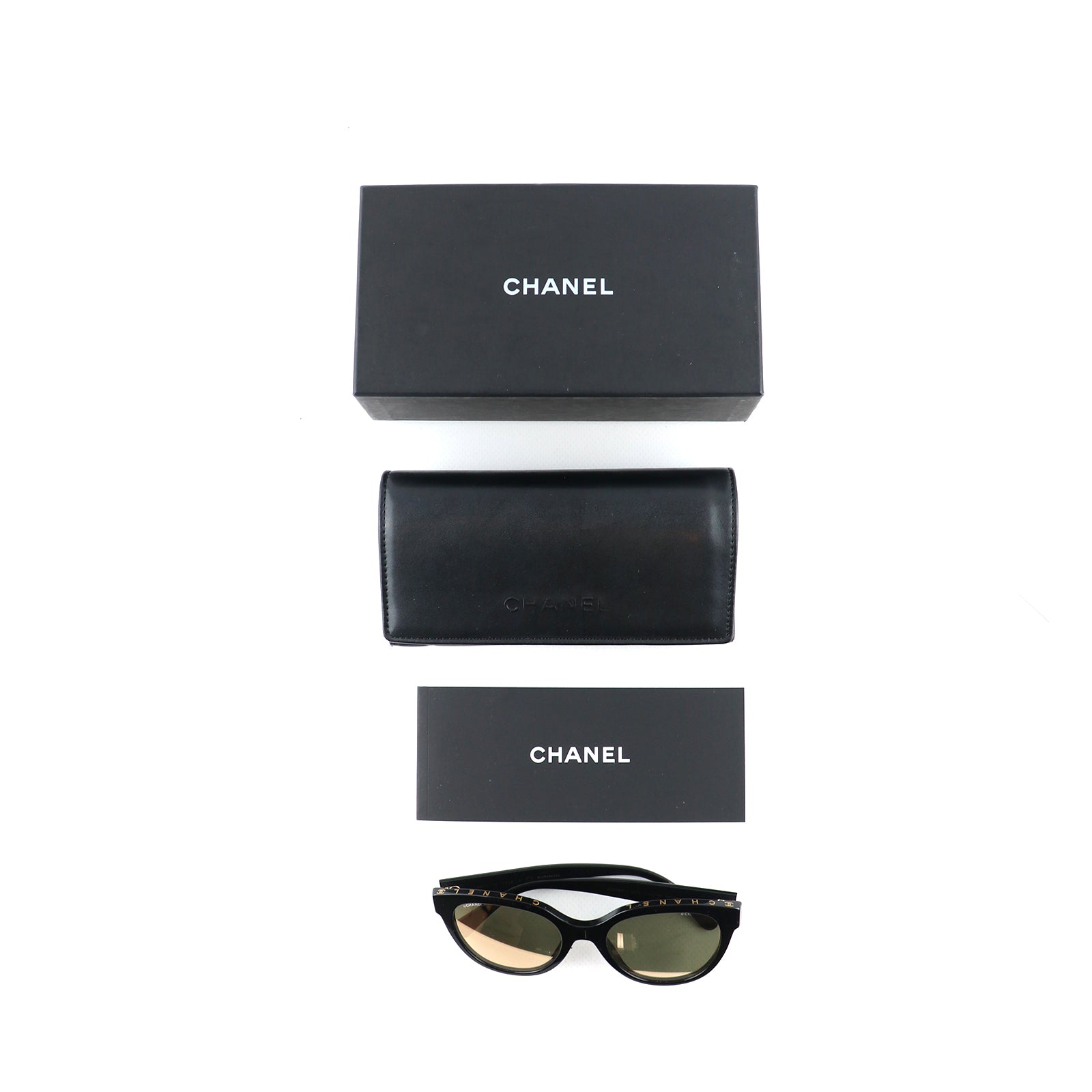 CHANEL - Lunettes de soleil Papillon