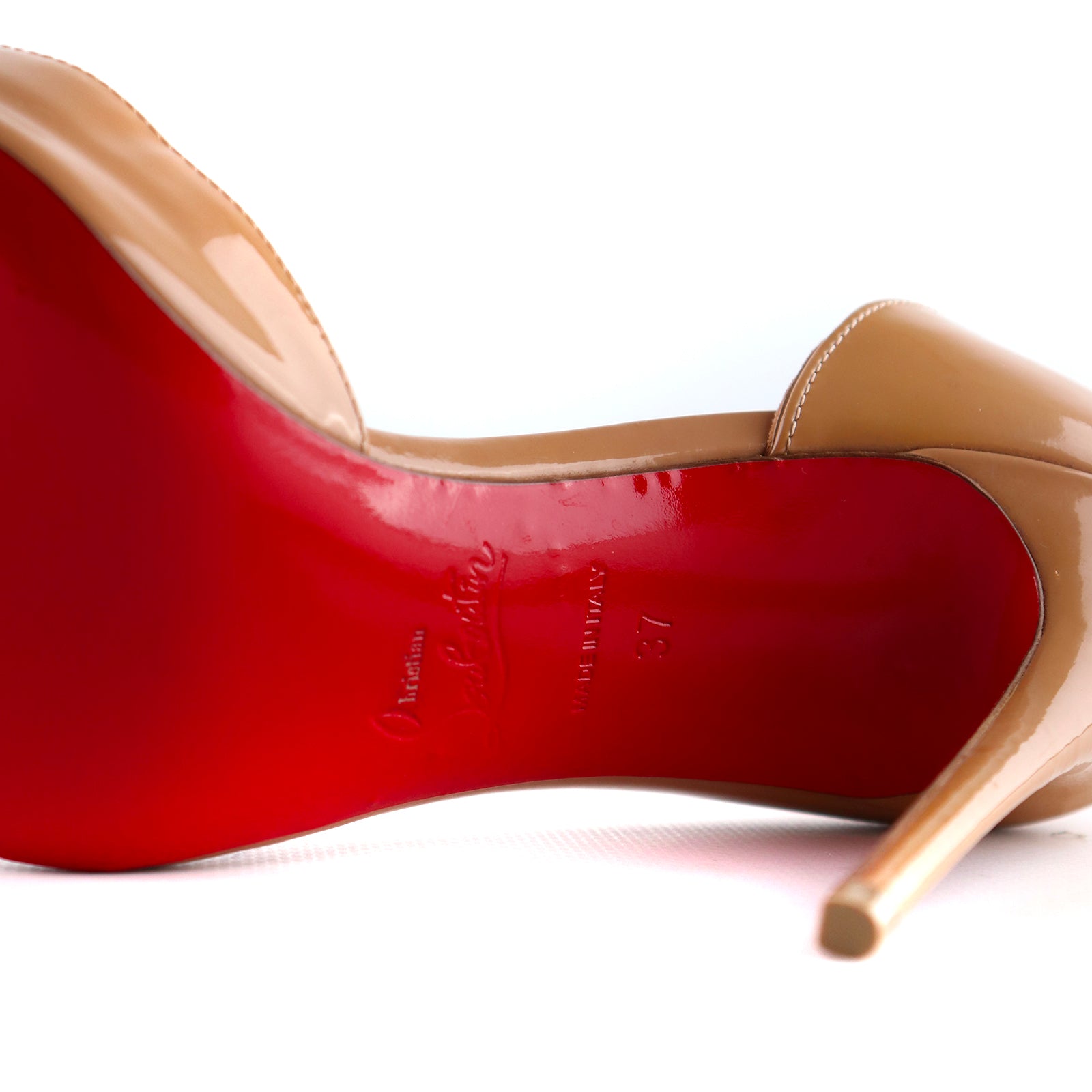 LOUBOUTIN - Escarpins Iriza en cuir verni beige (T37)