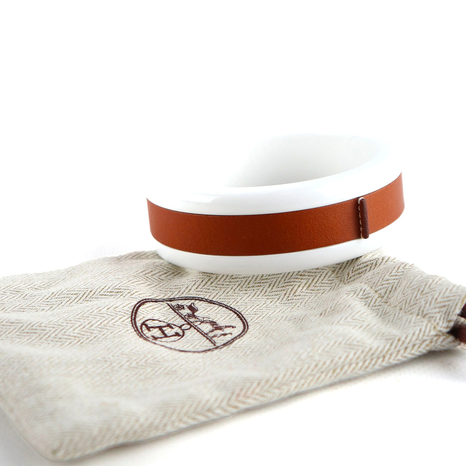 HERMÈS - Bracelet en cuir et bois laqué