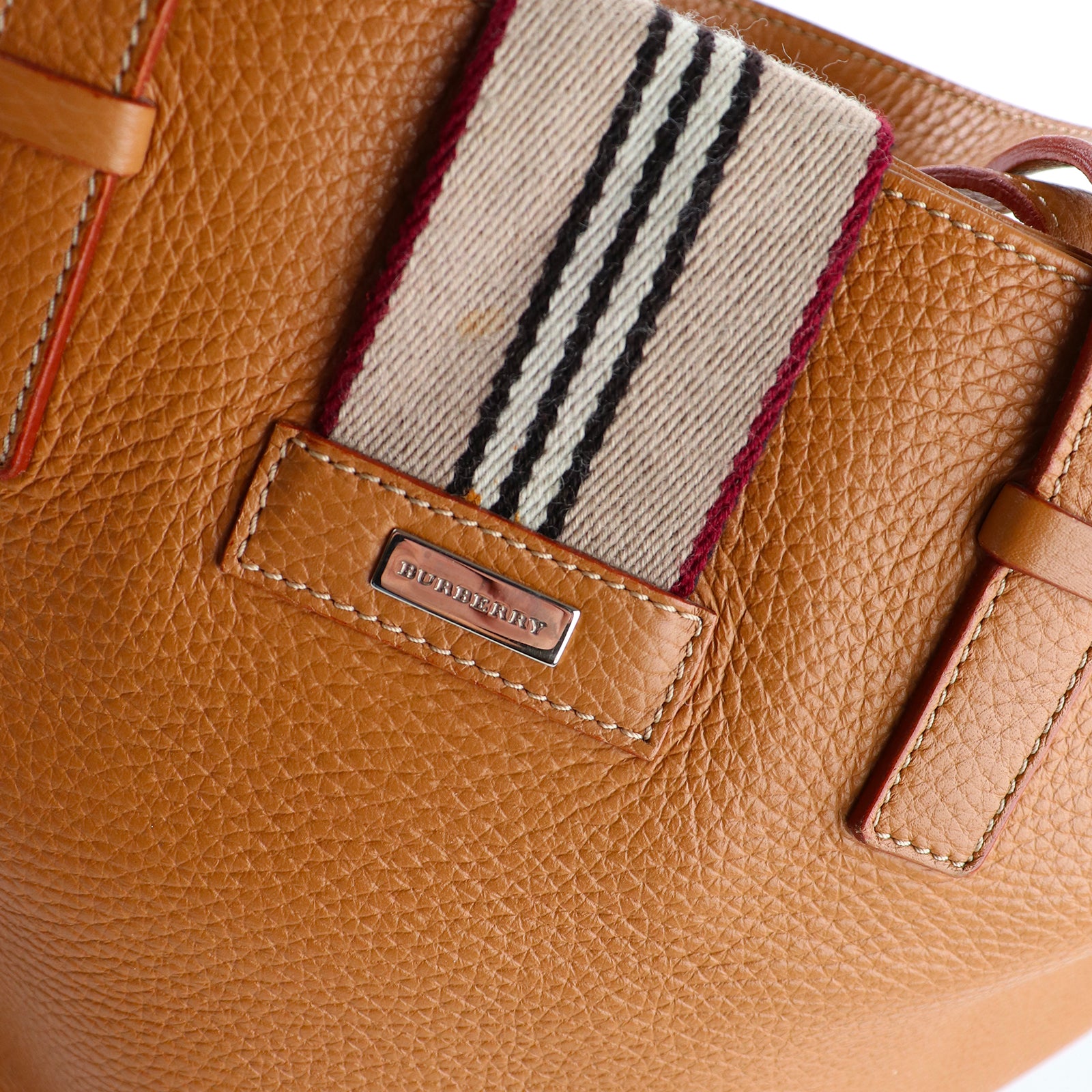 BURBERRY - Sac à main en cuir grainé vintage