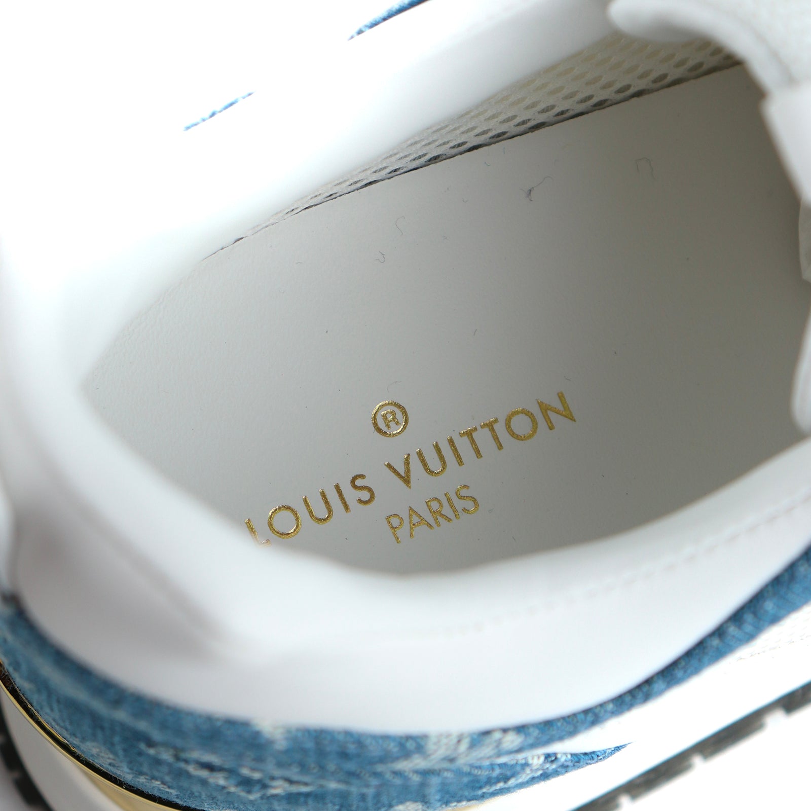 LOUIS VUITTON - Run Away sneakers in leather and denim (T39.5)