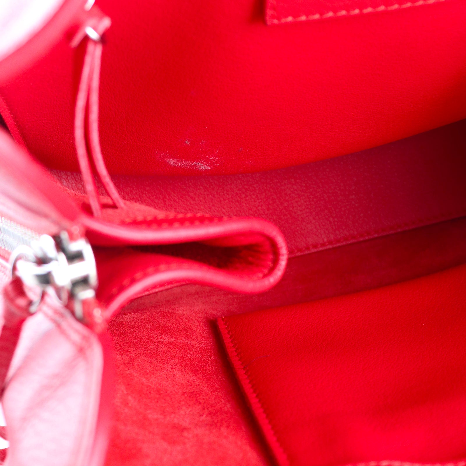 BALENCIAGA - Sac cabas avec bandoulière Papier A4 en cuir rouge