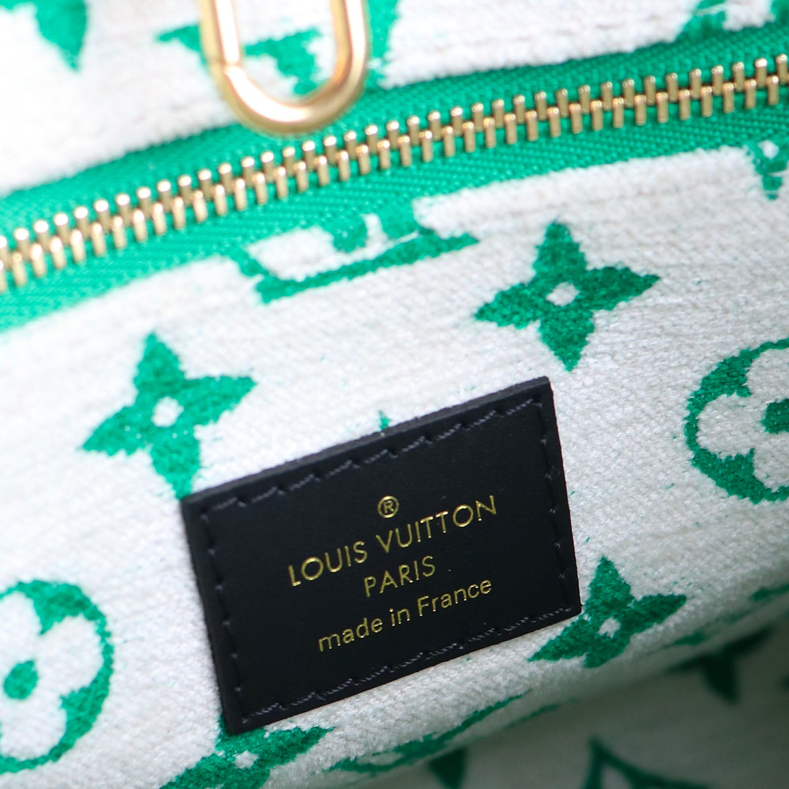 LOUIS VUITTON - Sac cabas OnTheGo en jacquard vert PM