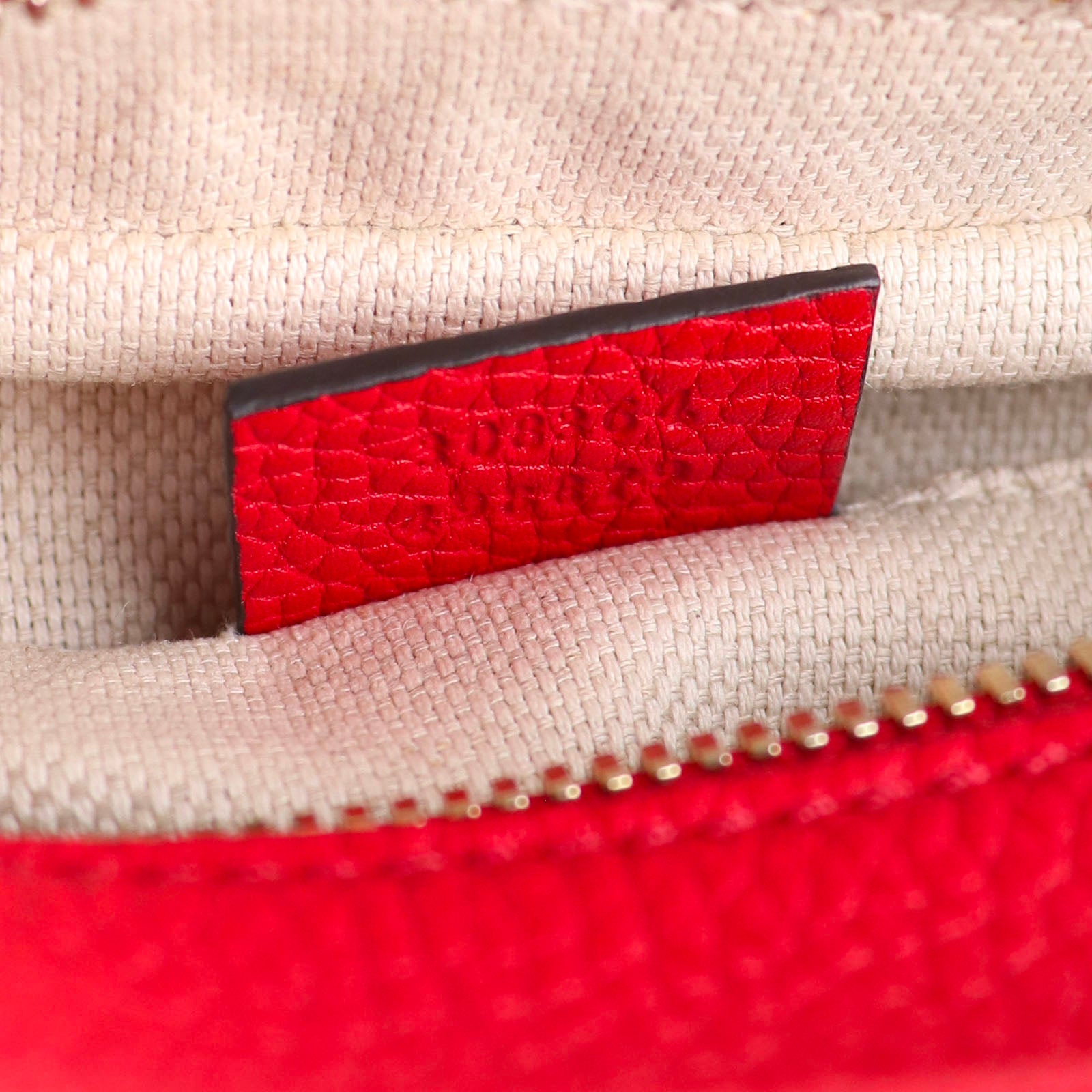 GUCCI - Sac à bandoulière Soho Camera en cuir grainé rouge