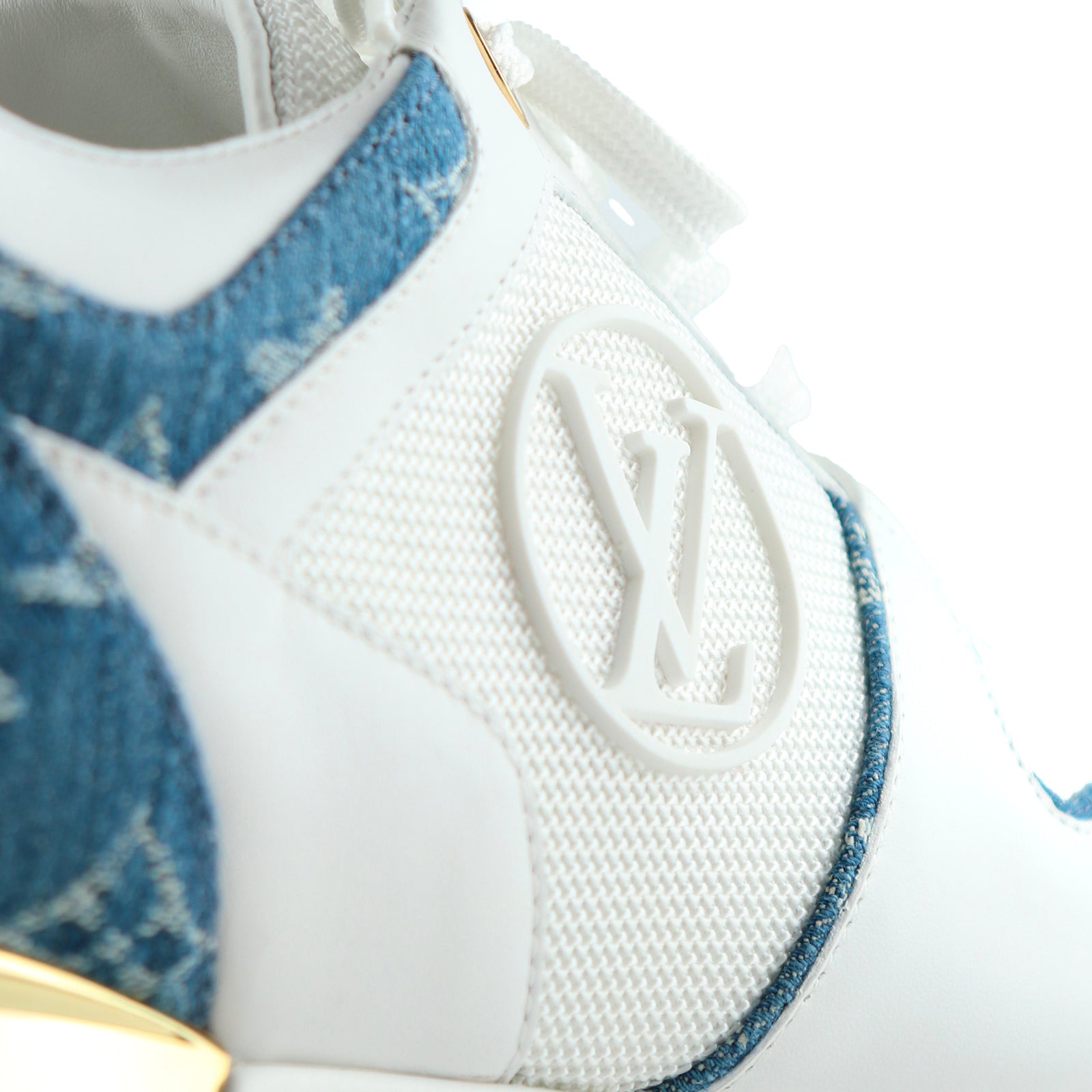 LOUIS VUITTON - Run Away sneakers in leather and denim (T39.5)