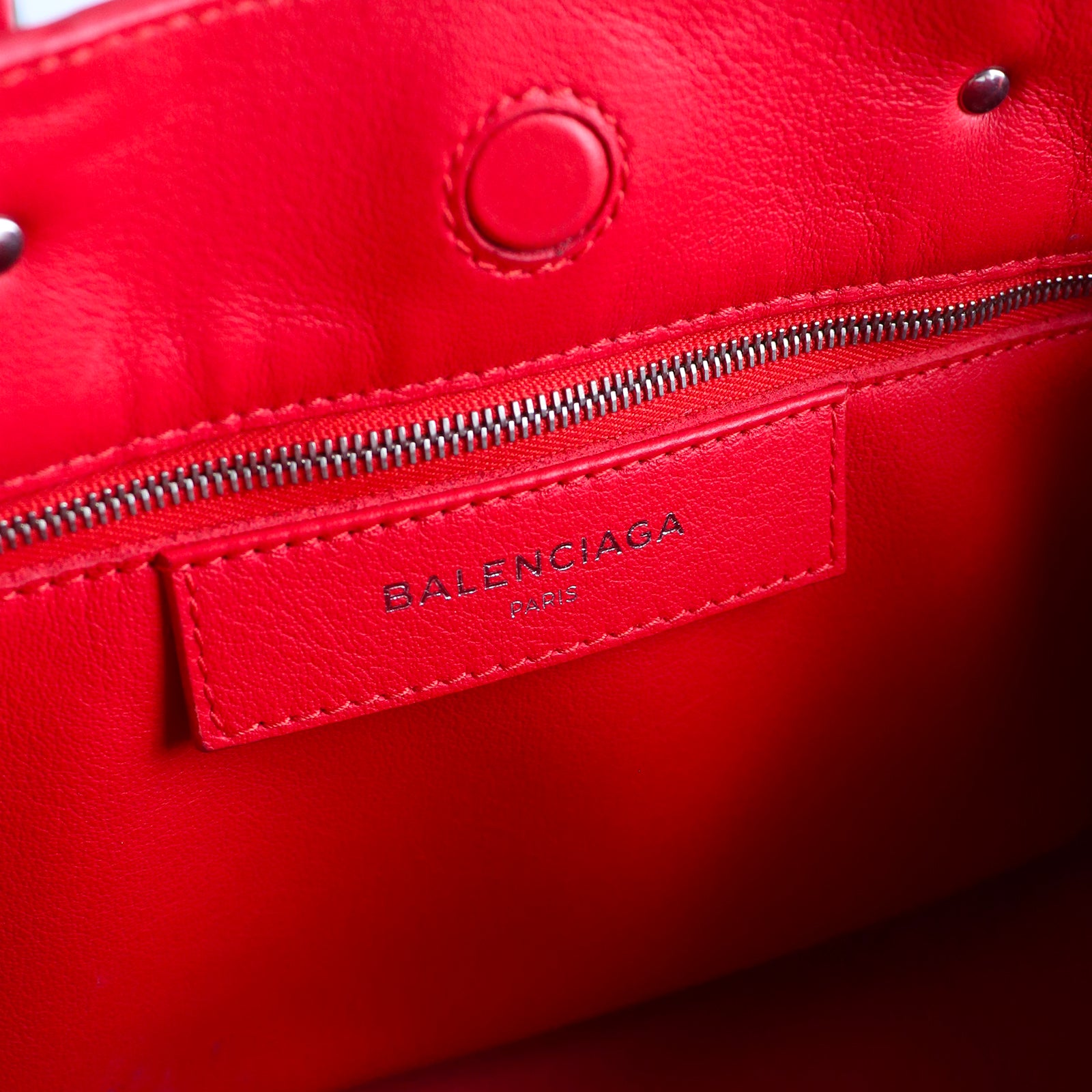 BALENCIAGA - Sac cabas avec bandoulière Papier A4 en cuir rouge
