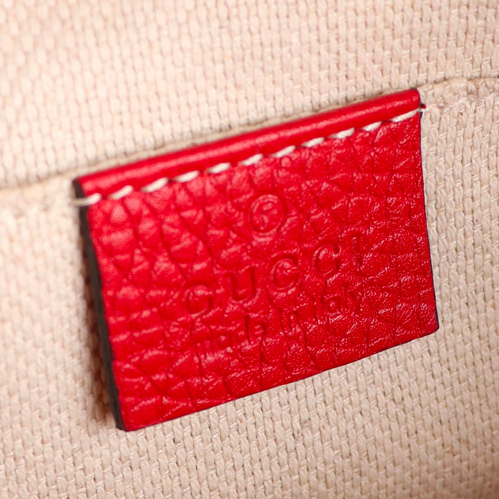 GUCCI - Sac à bandoulière Soho Camera en cuir grainé rouge