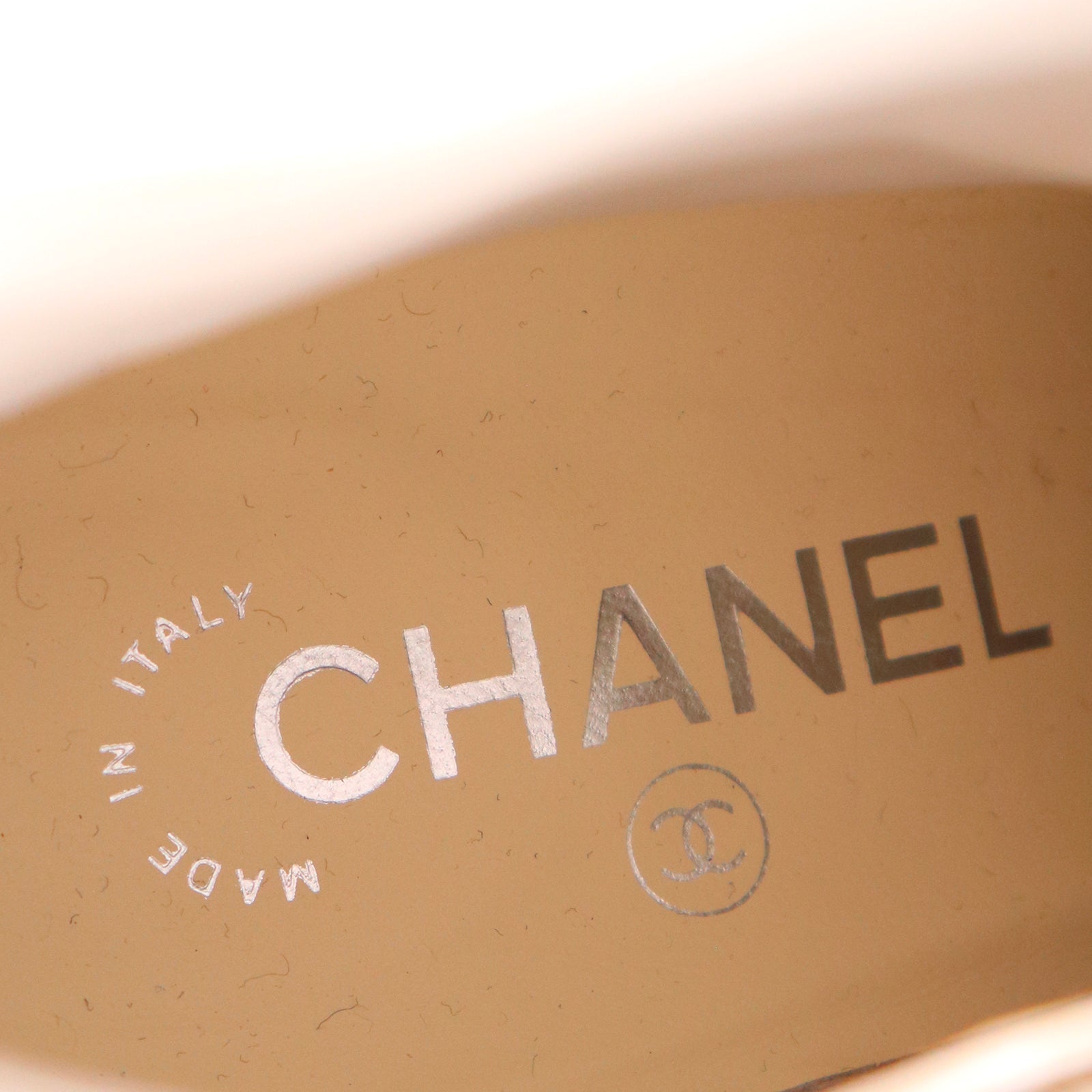 CHANEL - Silver leather ankle boots (T39)