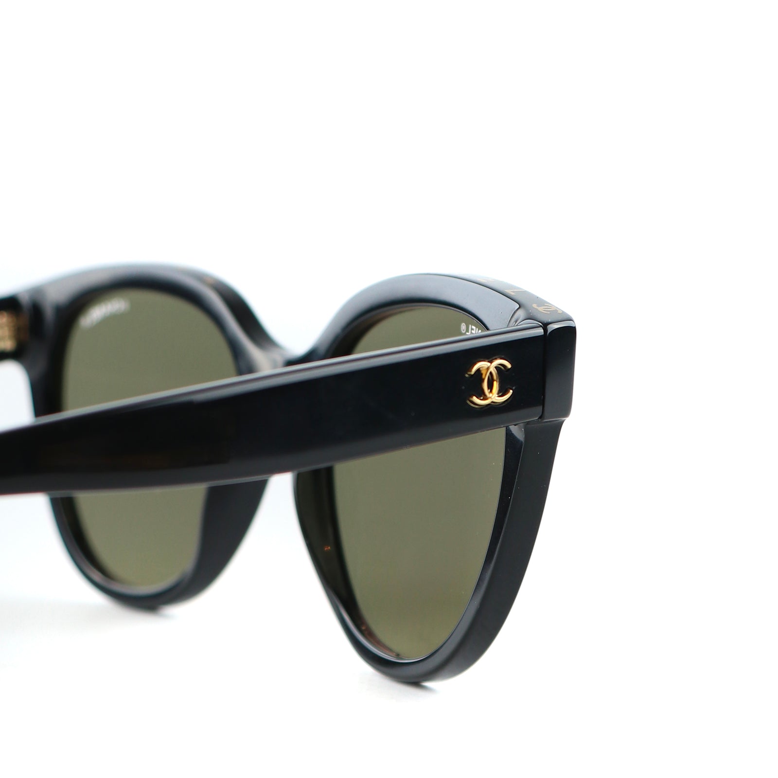 CHANEL - Lunettes de soleil Papillon