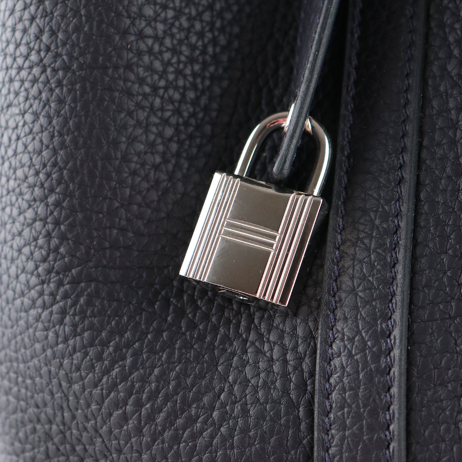 HERMÈS - Sac Picotin 22 en cuir Taurillon Clémence noir