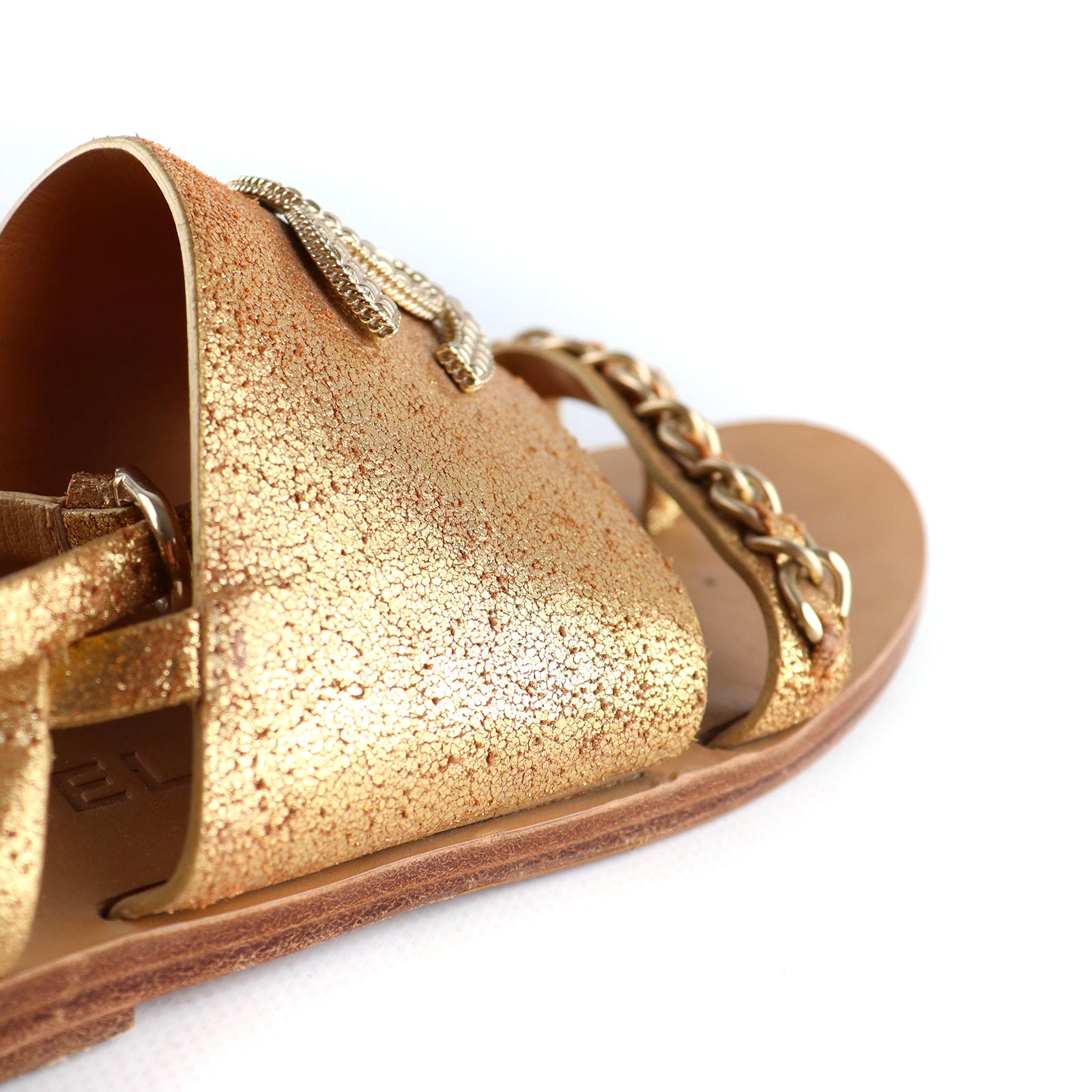 CHANEL - Sandales en cuir doré (T37)