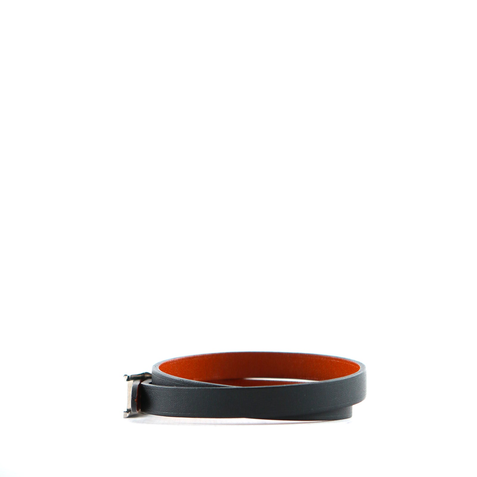 HERMÈS - Bracelet Behapi Double Tour en cuir noir et gold