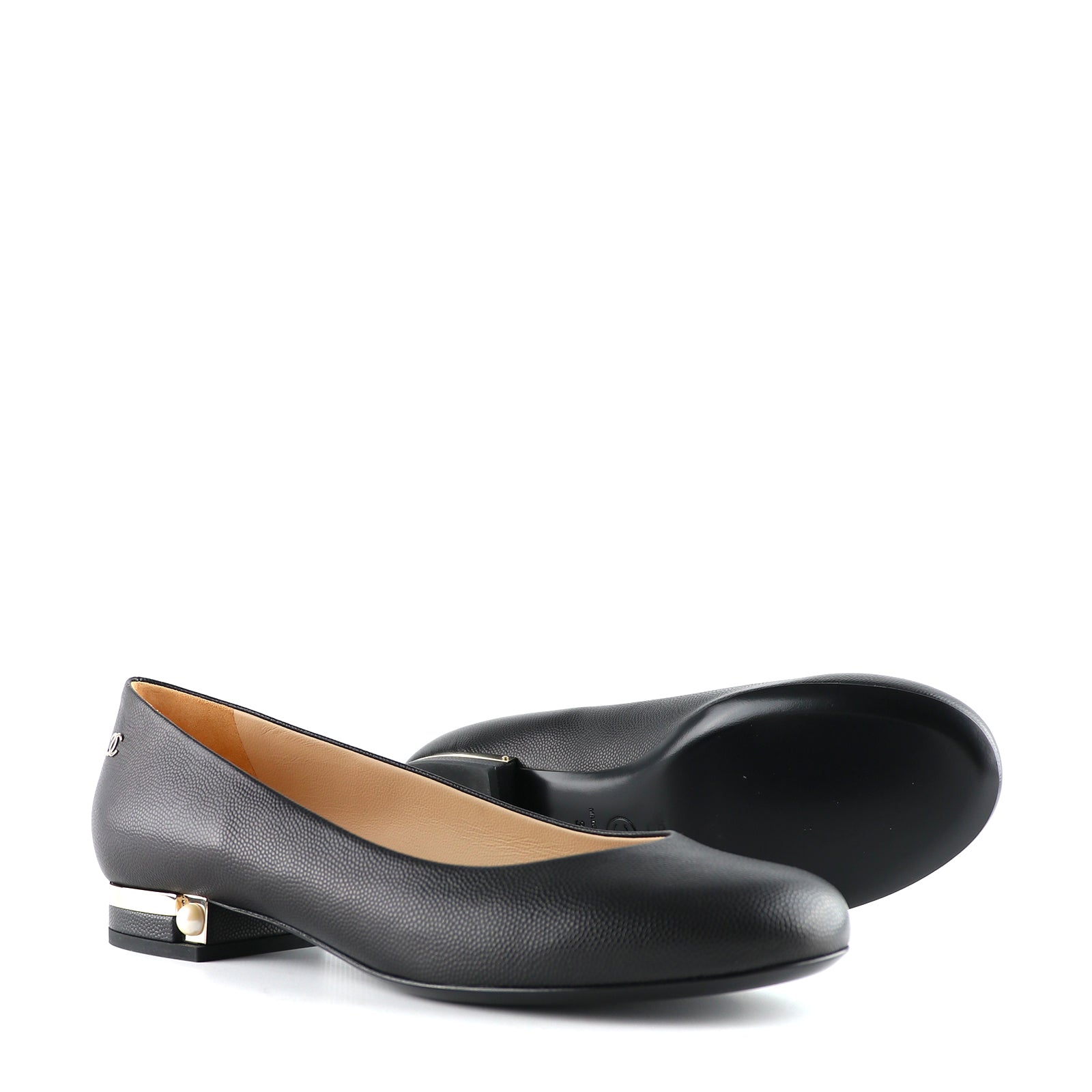CHANEL - Grained leather ballerinas (T38.5)