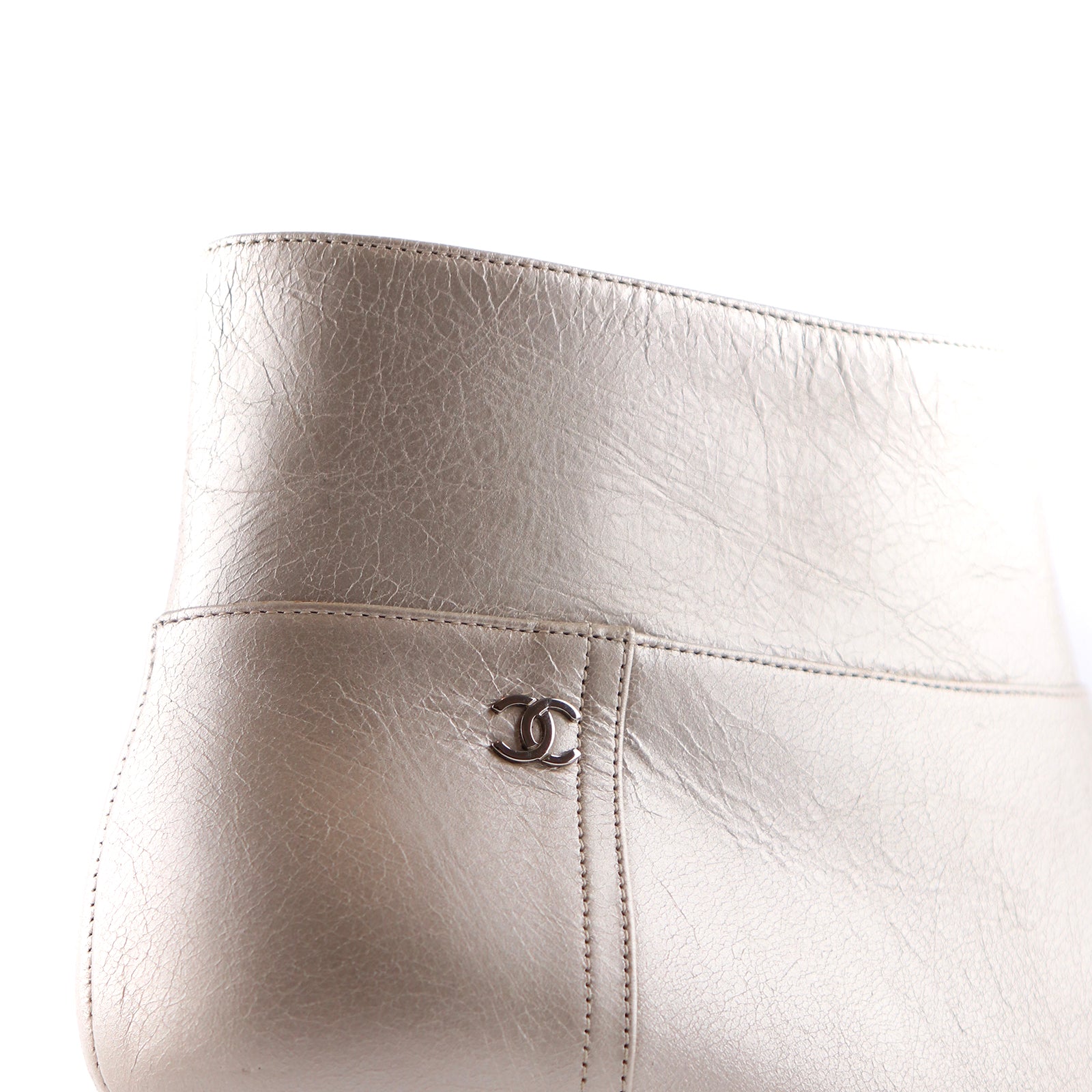 CHANEL - Silver leather ankle boots (T39)