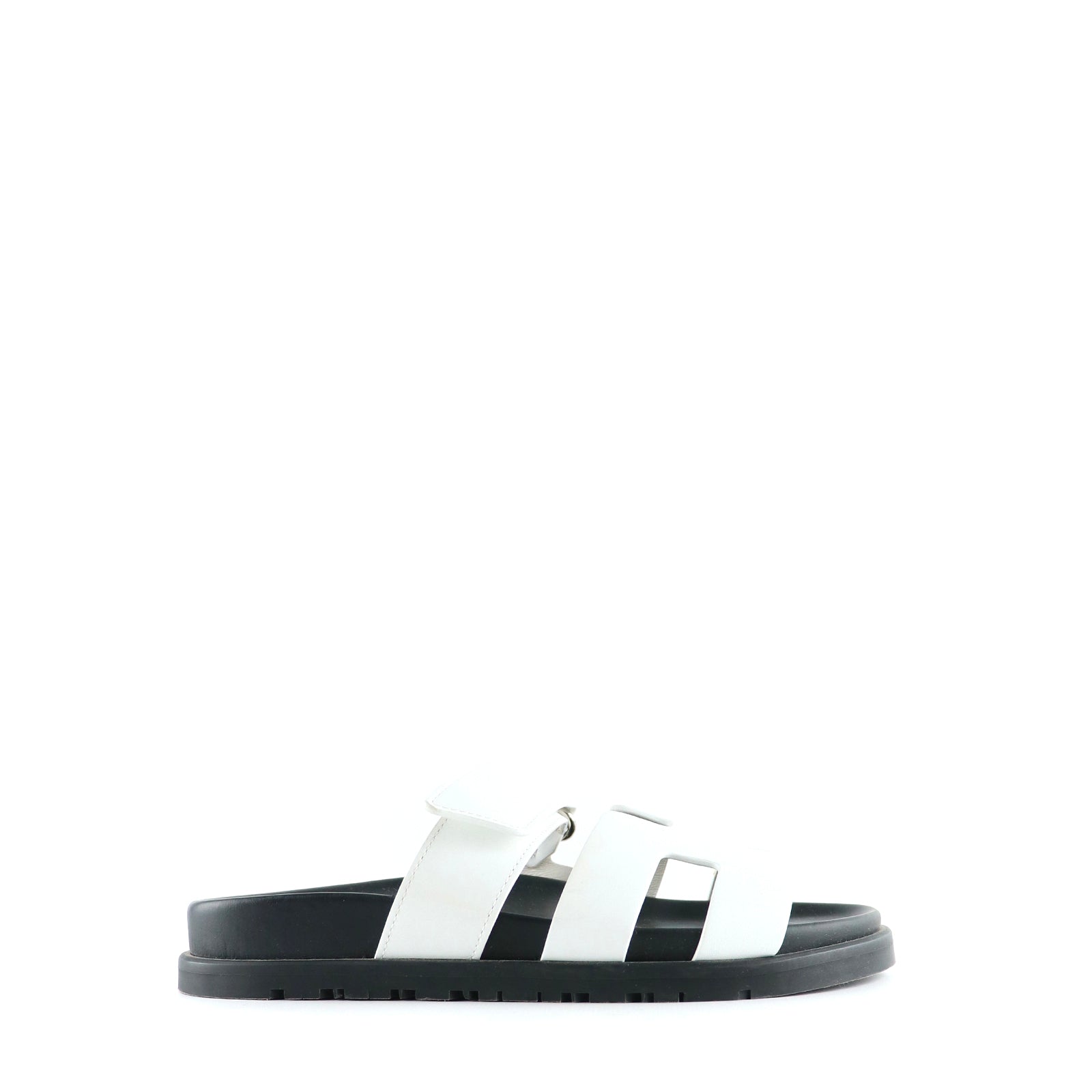 HERMÈS - Chypre sandals in white leather (T34.5)