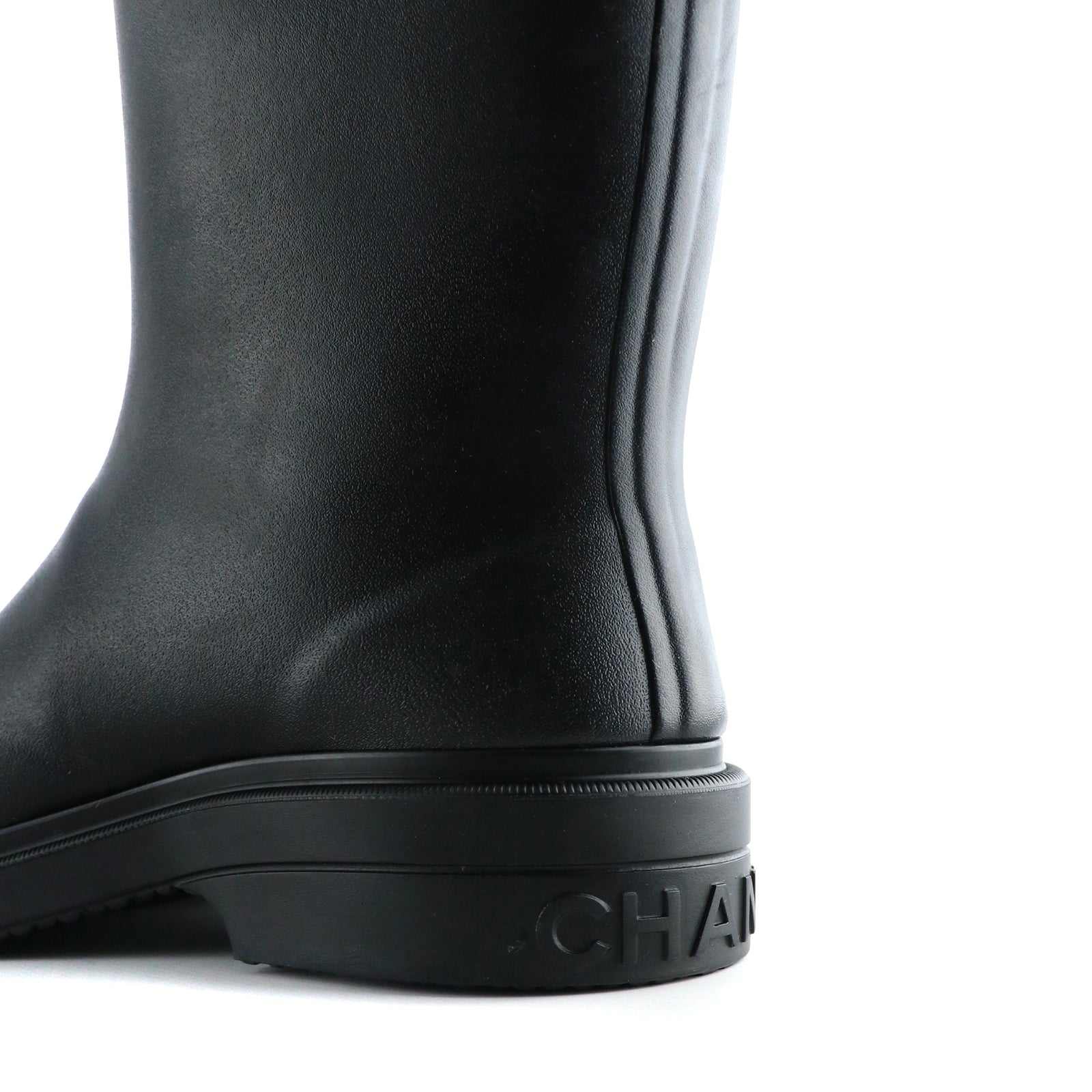 CHANEL - Rubber rain boots (T39)