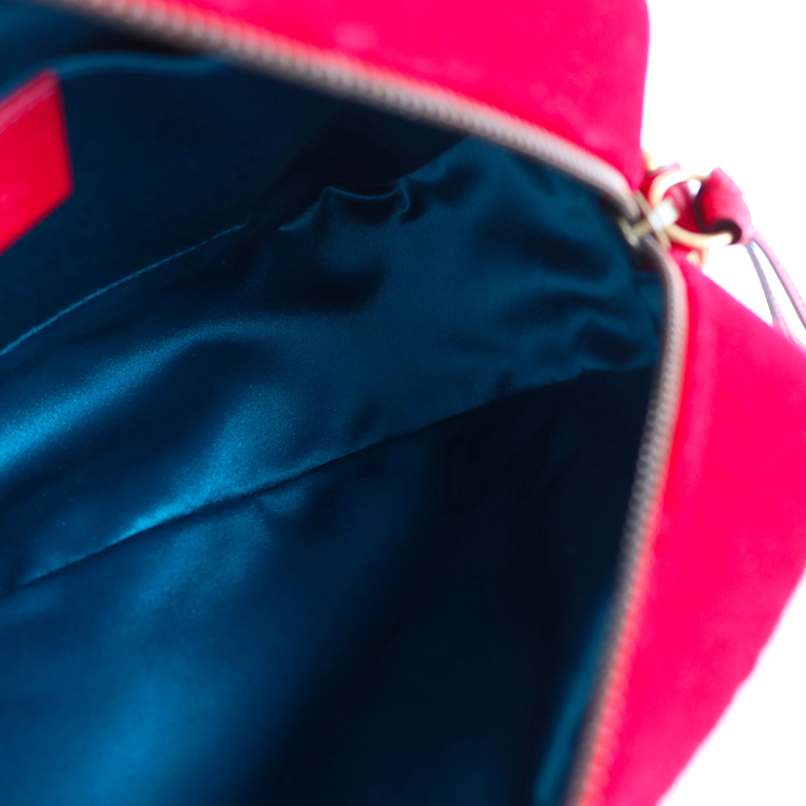 GUCCI - Sac à épaule Caméra petite taille Marmont matelassé en velours rouge