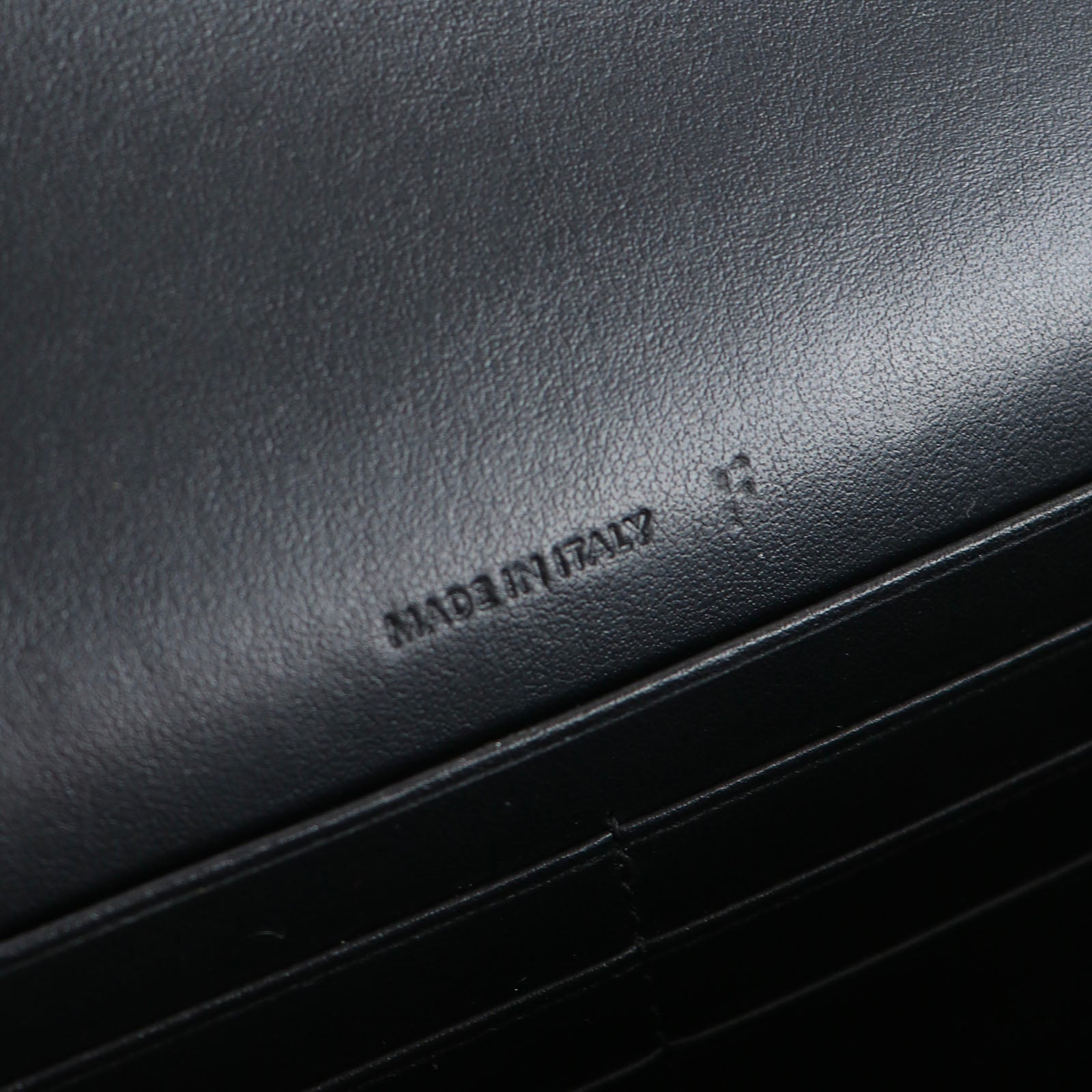 CELINE - Sac à bandoulière Pompon en cuir noir