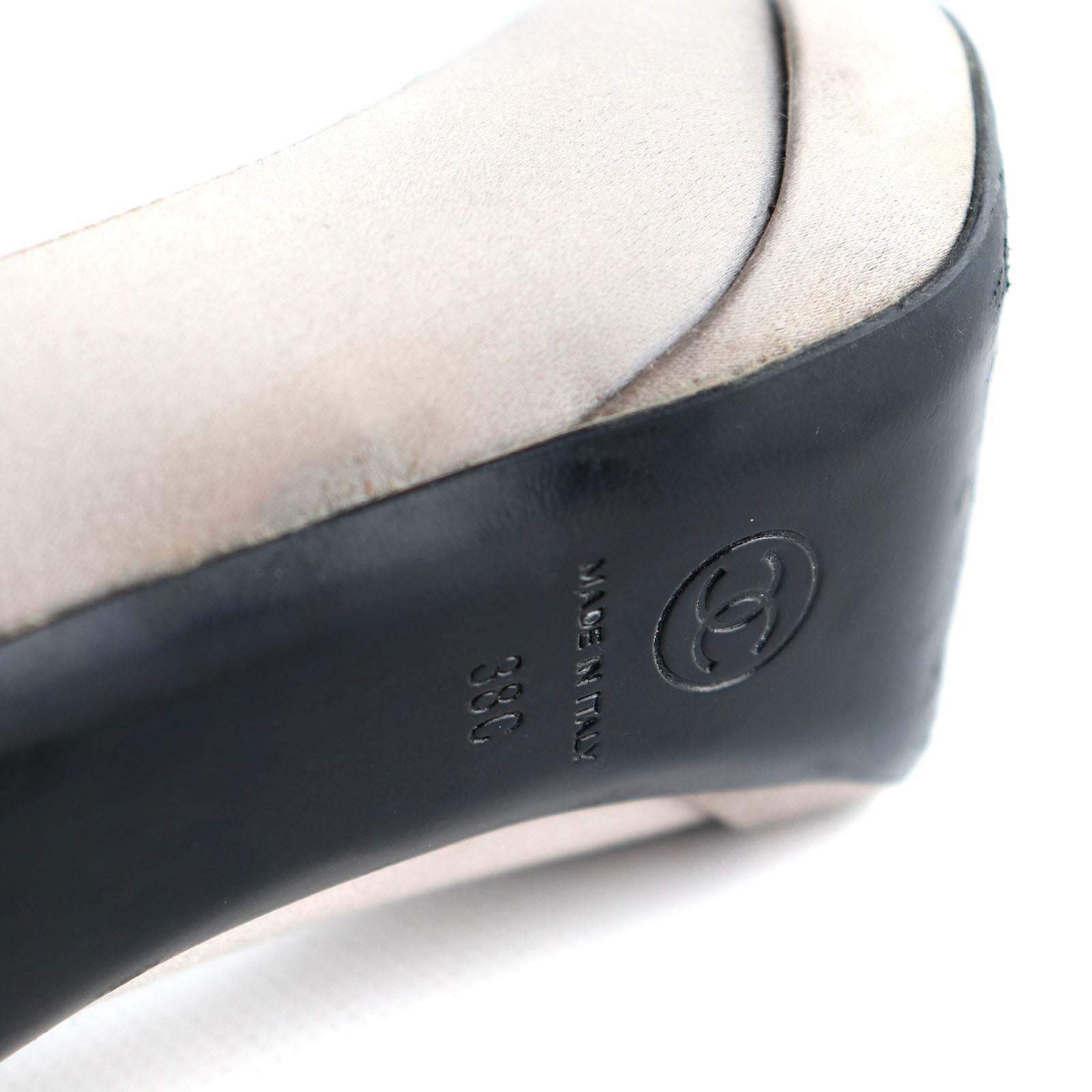 CHANEL - Escarpins à perles (T38)