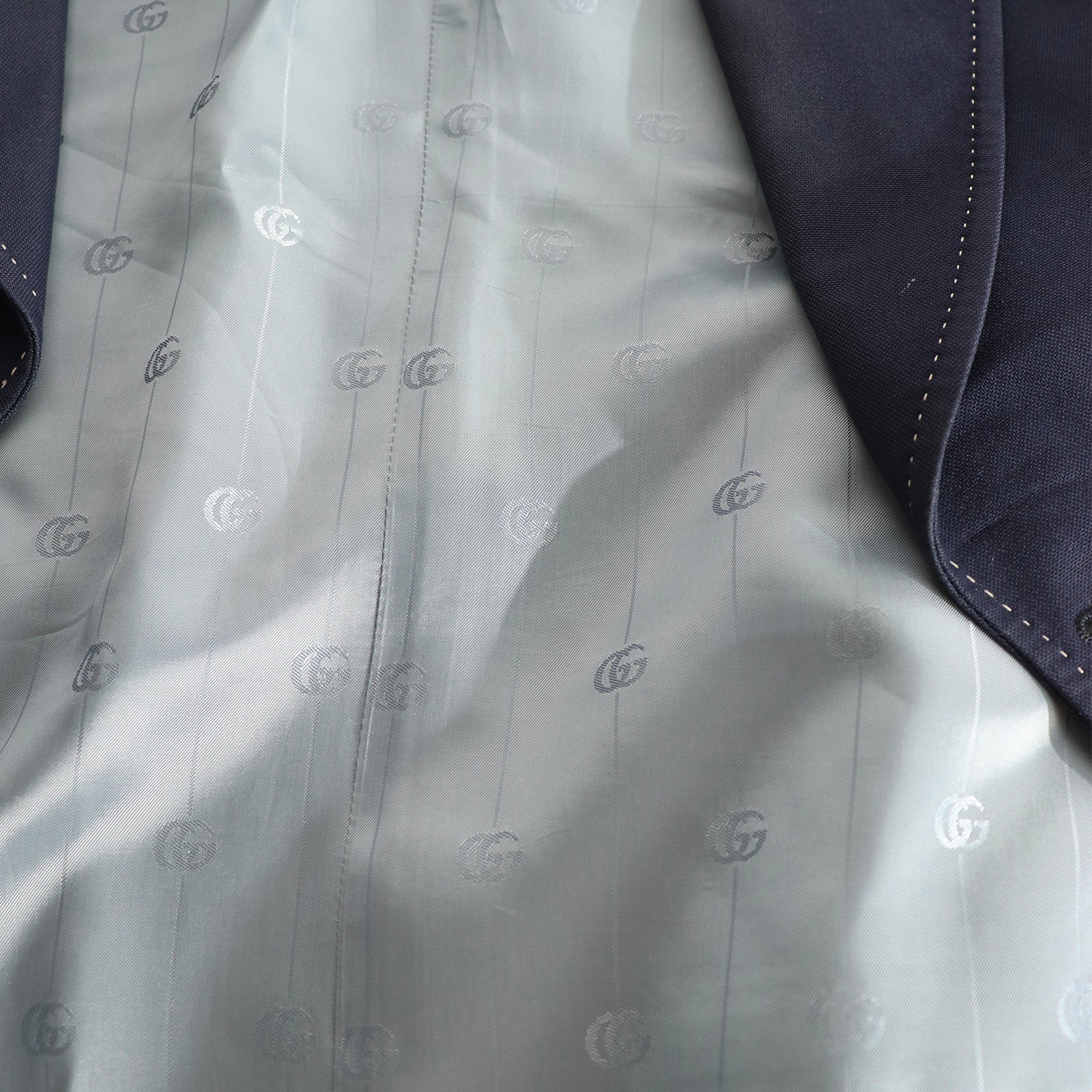 GUCCI - Veste de costume bleu marine avec écusson (T50)