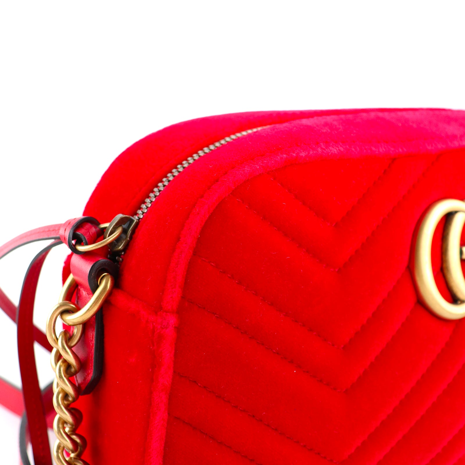 GUCCI - Sac à épaule Caméra petite taille Marmont matelassé en velours rouge