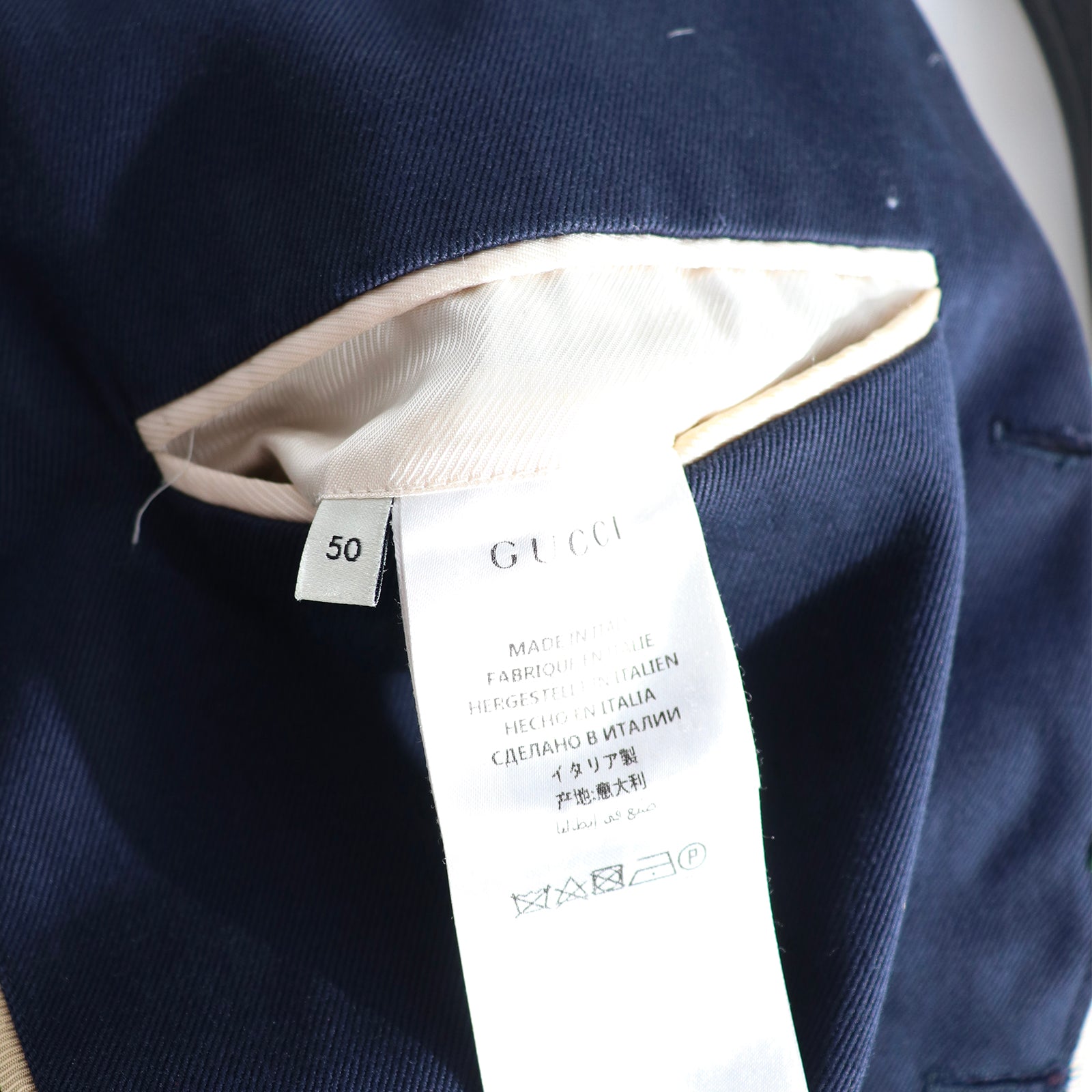 GUCCI - Veste de costume bleu marine avec écusson (T50)