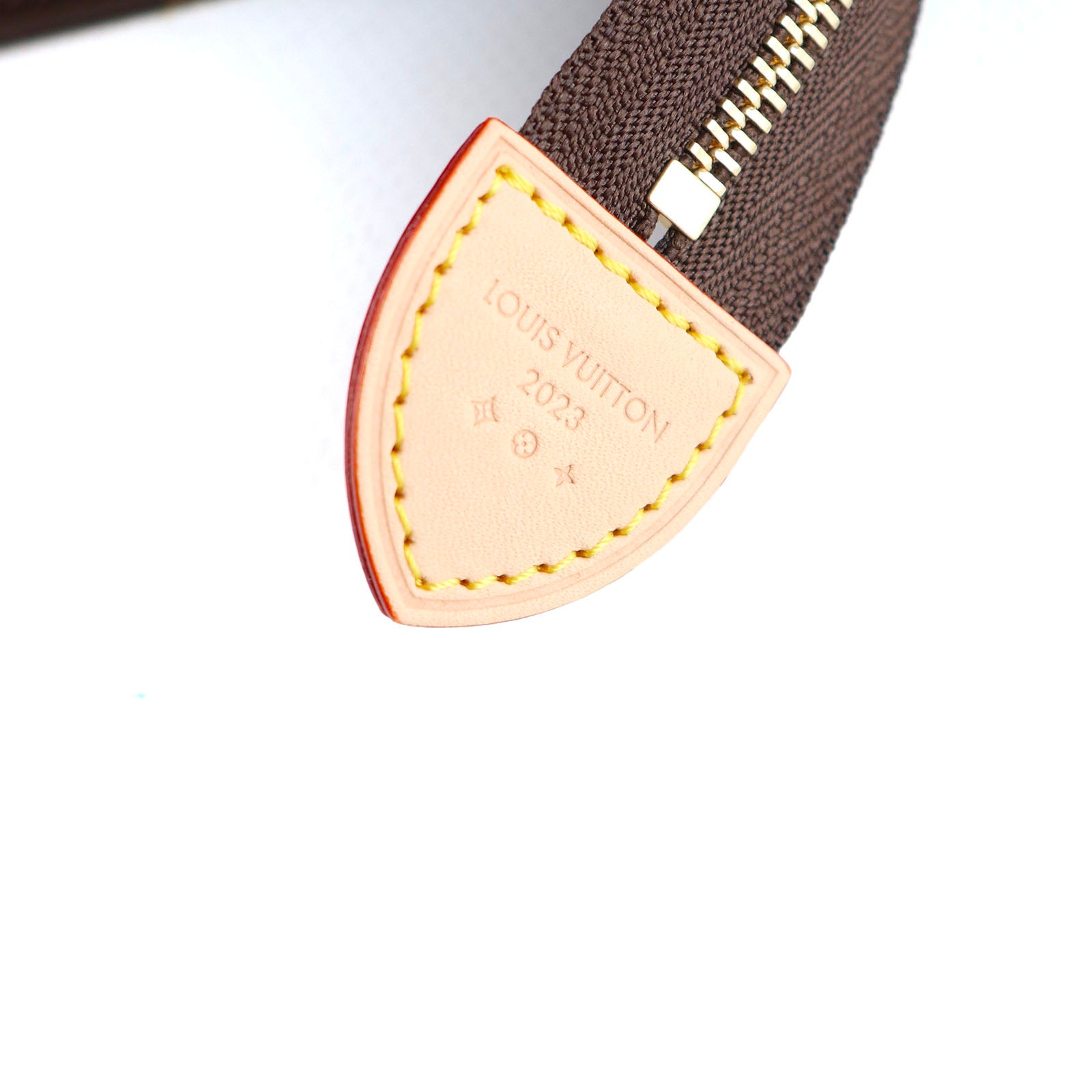 LOUIS VUITTON - Pochette 26 en toile monogramme