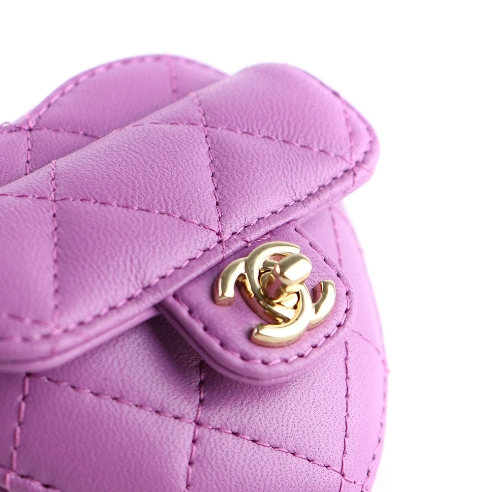 CHANEL - Porte monnaie Cœur en cuir matelassé avec élastique