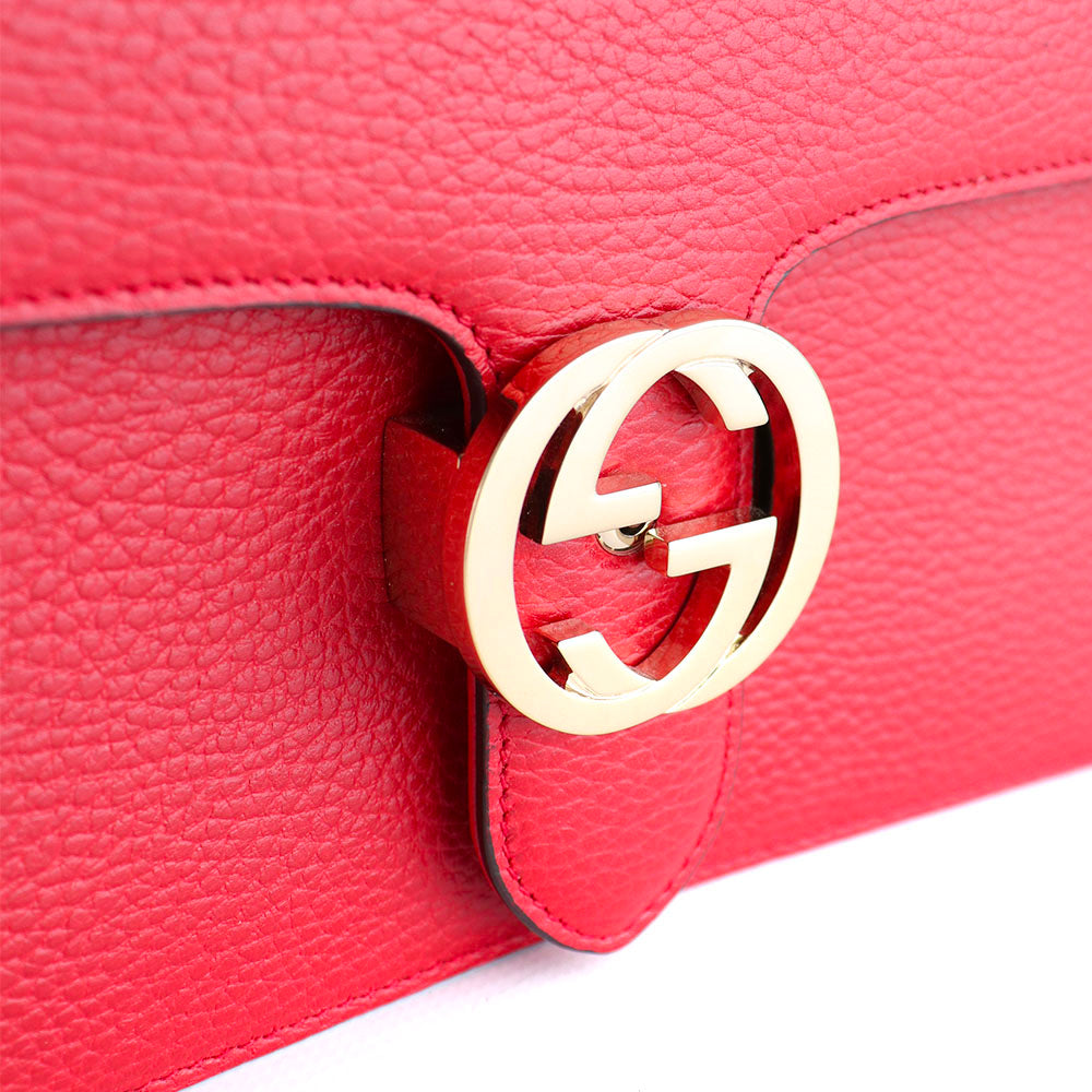 GUCCI - Sac à bandoulière Interlocking en cuir grainé rouge