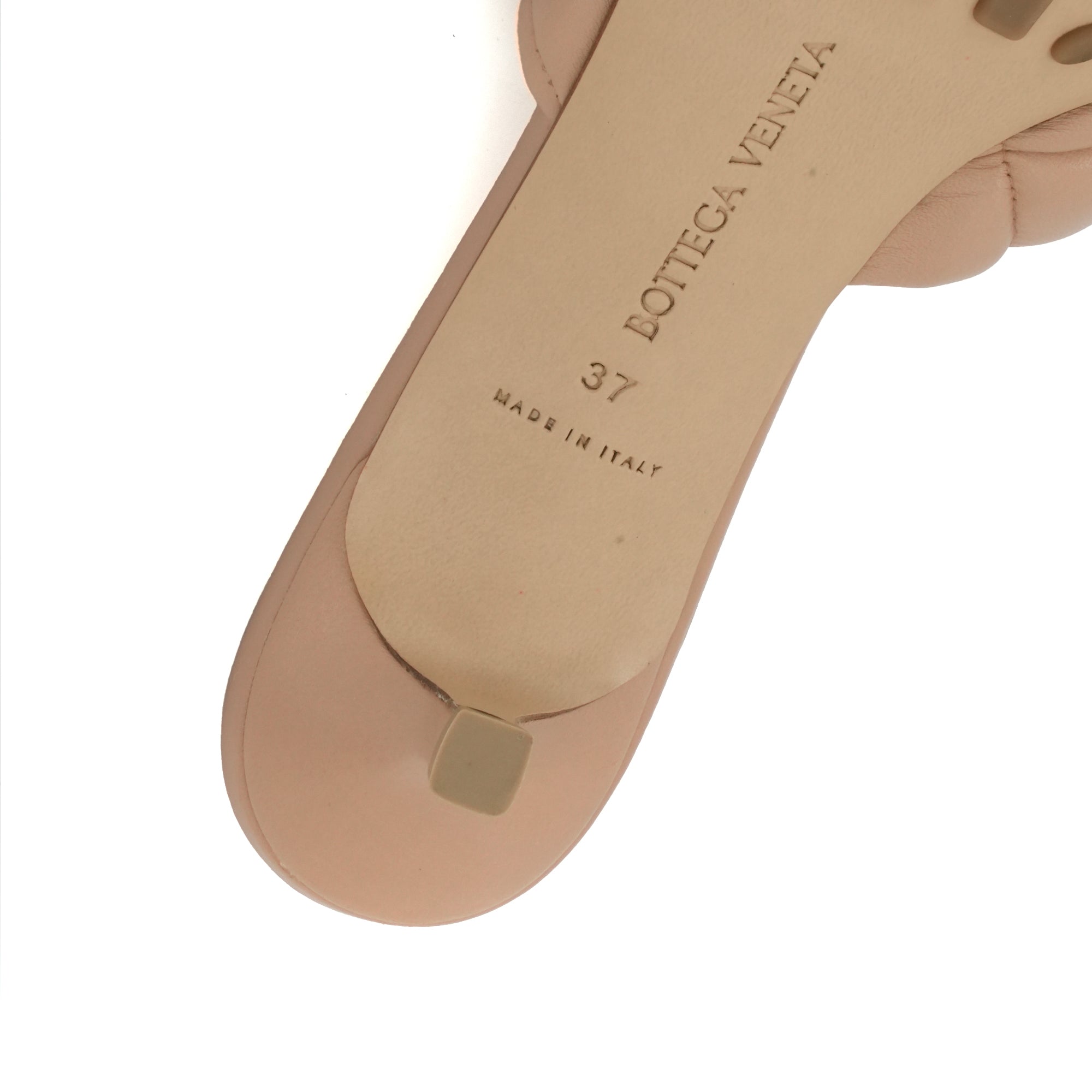 BOTTEGA VENETA - Sandales à talon Bottega Veneta en cuir matelassé beige (T37)