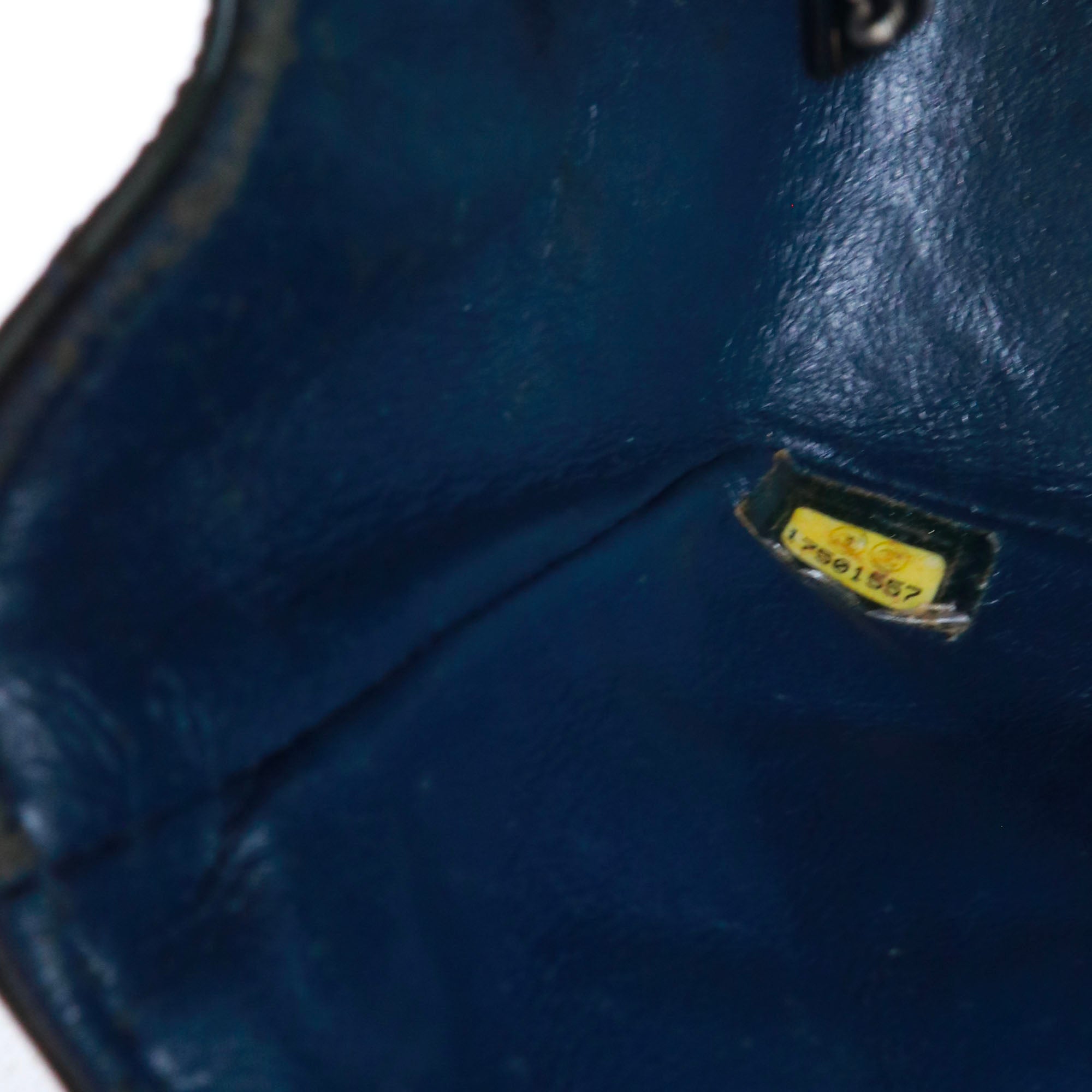 CHANEL - Sac à bandoulière Timeless Mini Square Chanel en cuir verni kaki