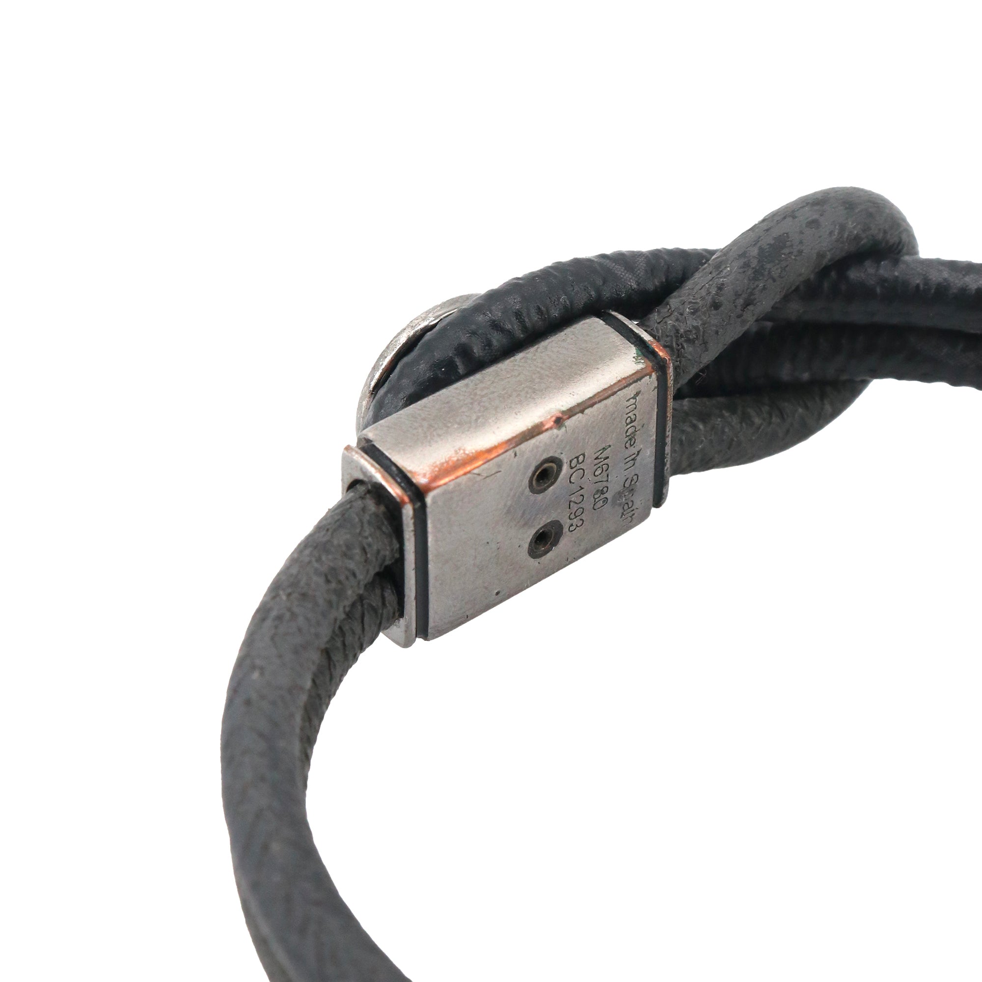 LOUIS VUITTON - Essential V bracelet in monogram canvas (T17)