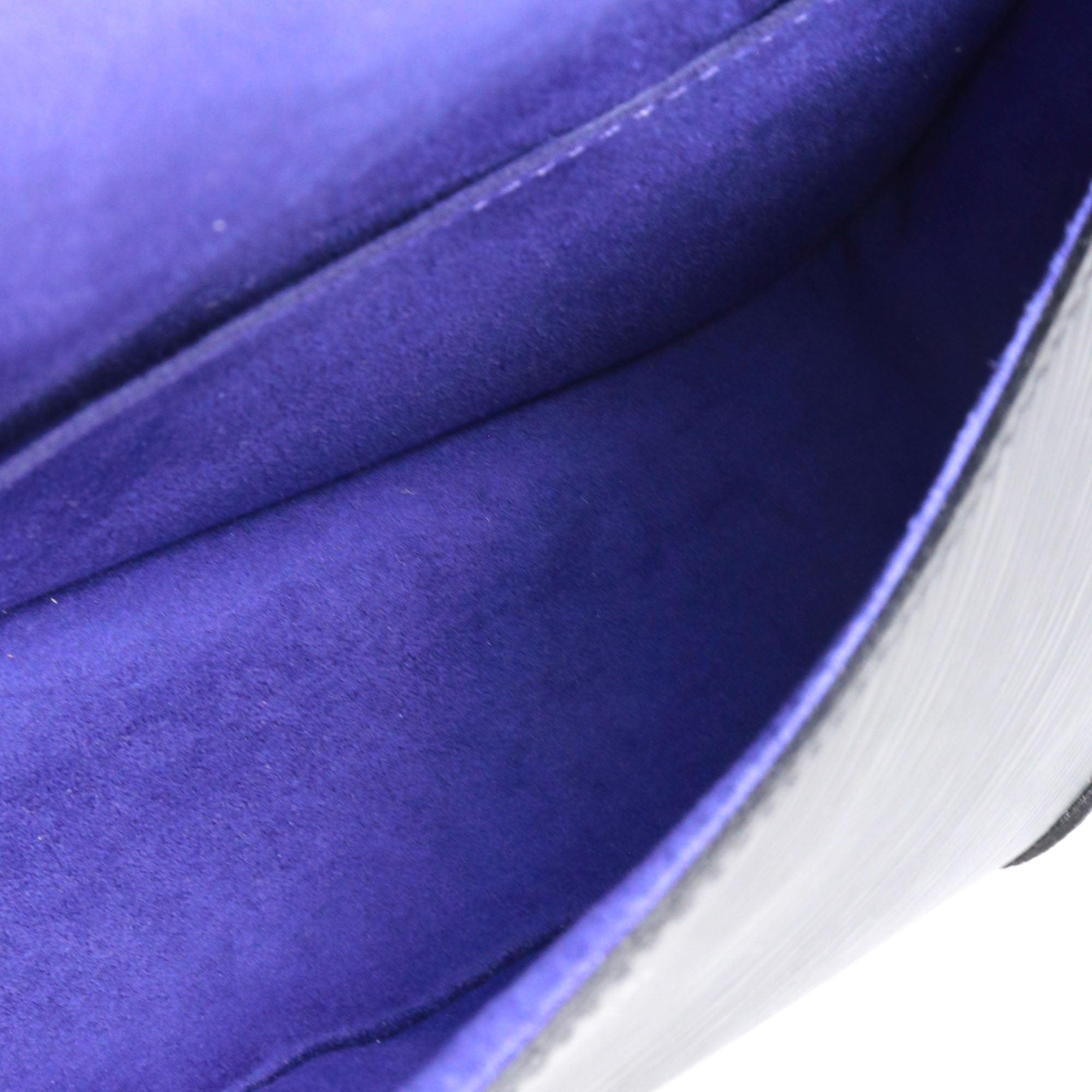 LOUIS VUITTON - Sac à bandoulière Buci Louis Vuitton en cuir épi noir