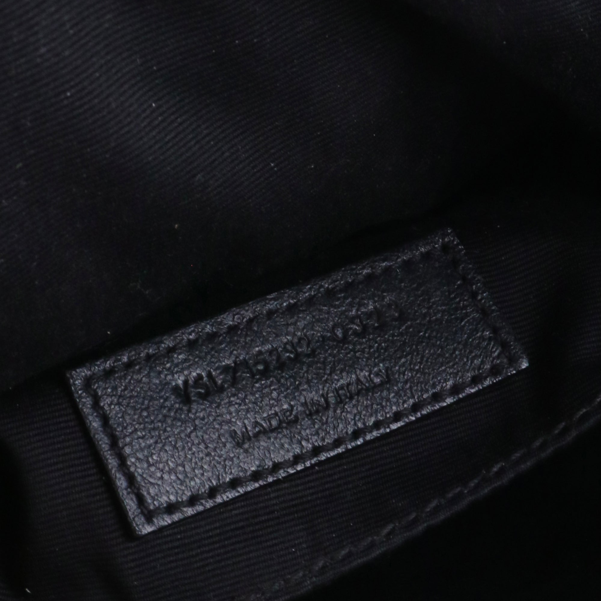 SAINT LAURENT - Sac à bandoulière Lou Saint Laurent en cuir chevron noir