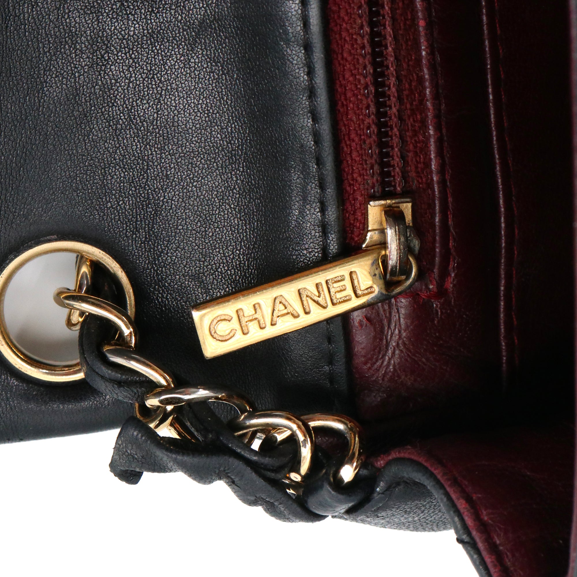 CHANEL - Sac à bandoulière Timeless Mini Square Chanel en cuir noir