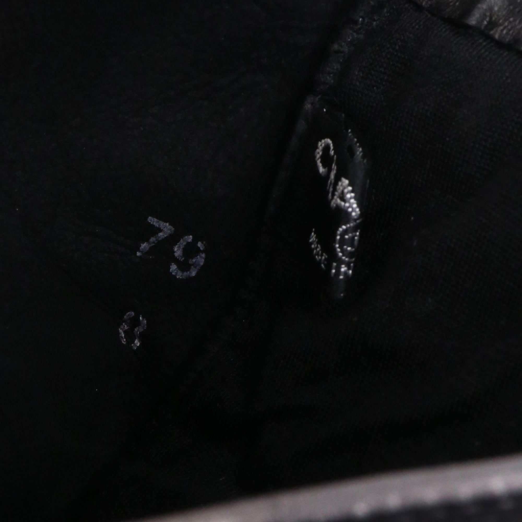 CHANEL - Mitaines Chanel en cuir noir (M)