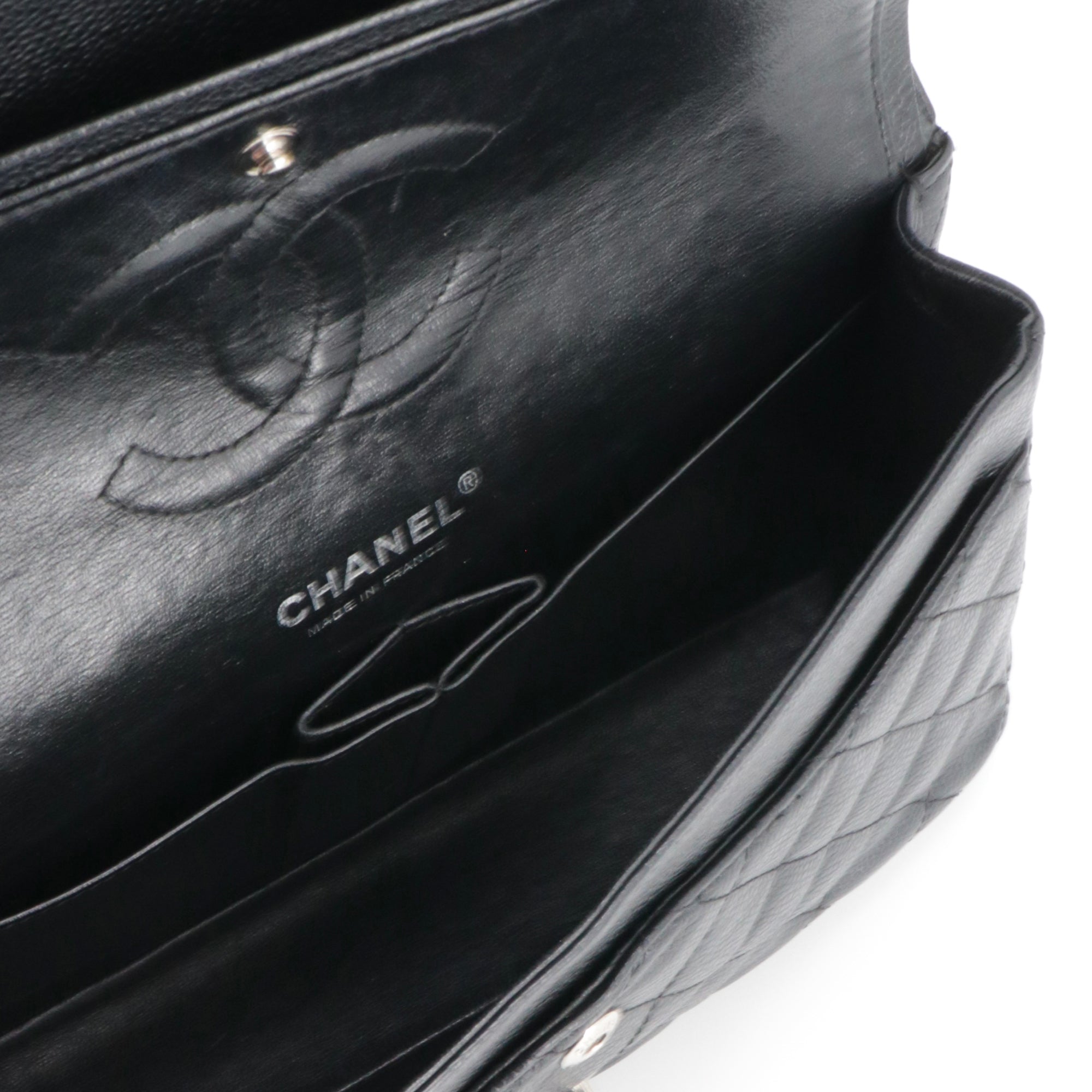 CHANEL - Sac à main Timeless/Classique Chanel medium double flap Chanel en cuir caviar noir