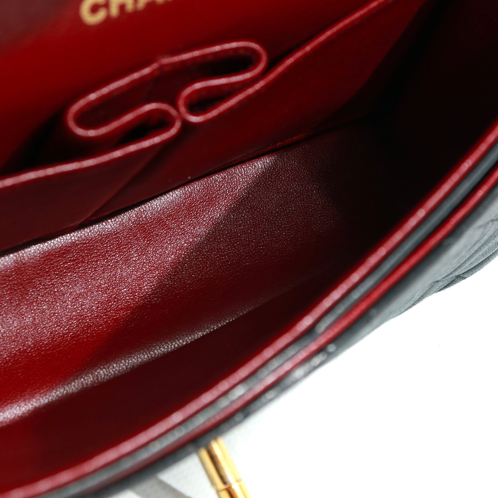 CHANEL - Sac à main Timeless 23 double flap en cuir matelassé noir vintage