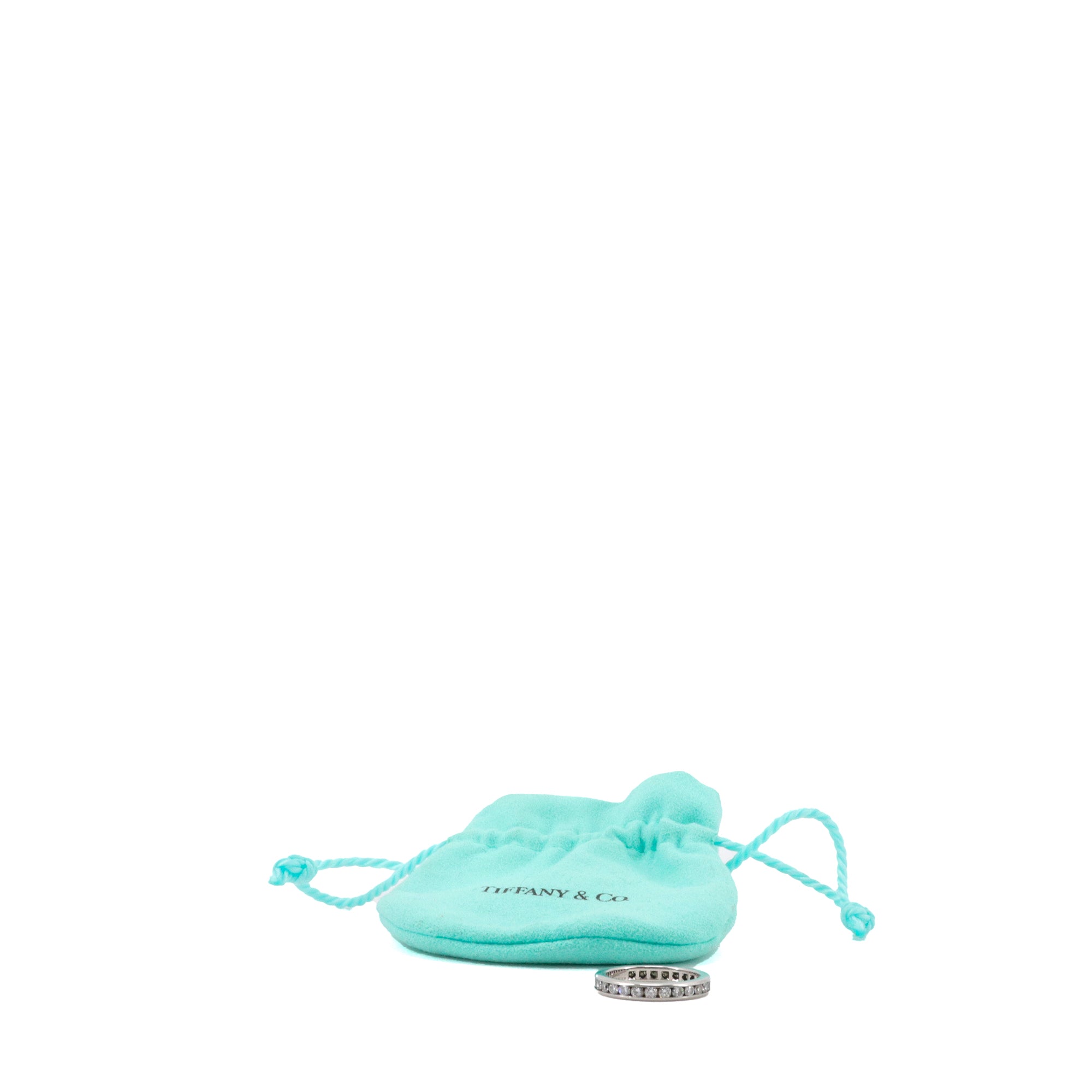 TIFFANY & CO - Bague Alliance Setting Tiffany & Co en argent platine ornée de diamants (T50)