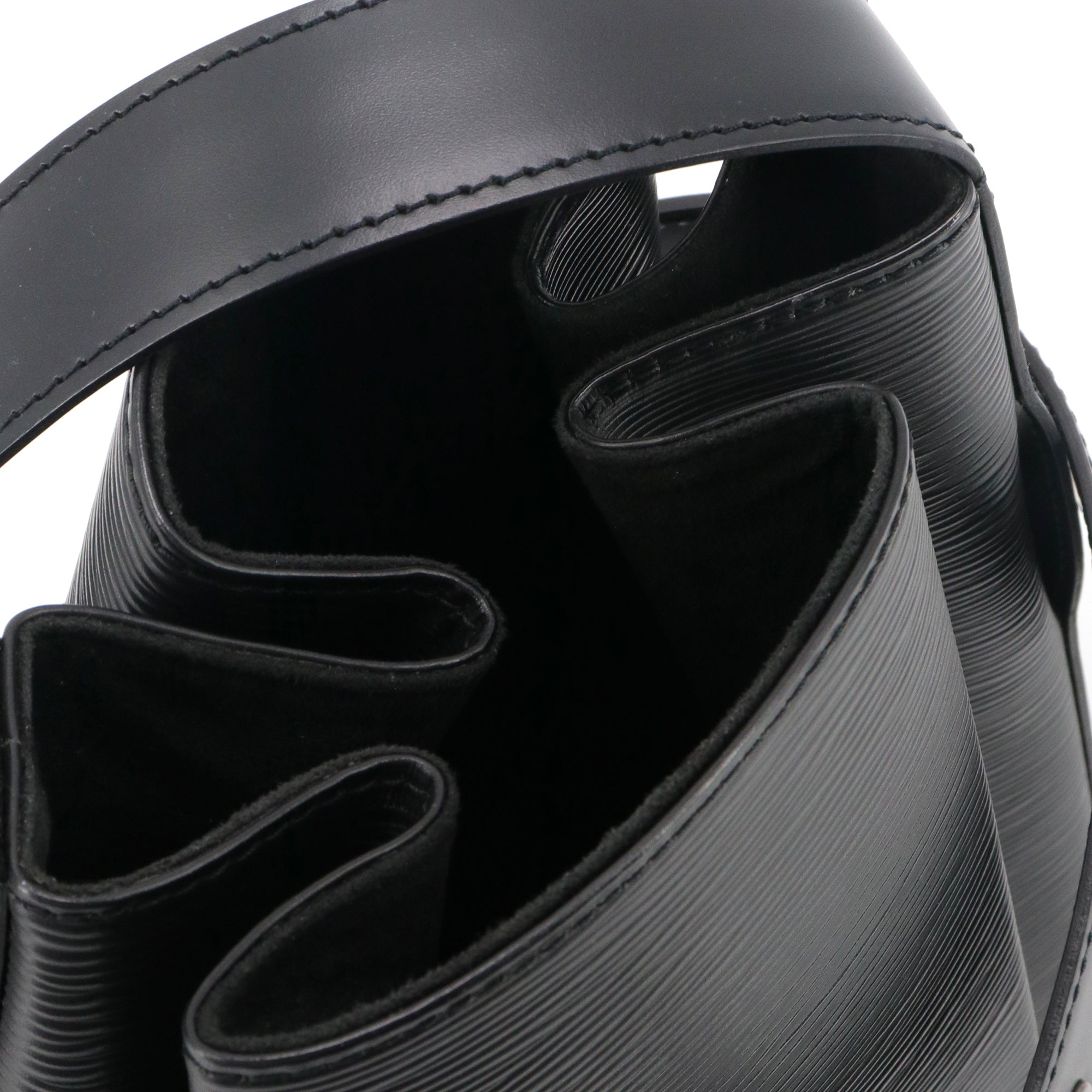 LOUIS VUITTON - Sac à épaule Twist Bucket Louis Vuitton en cuir épi noir