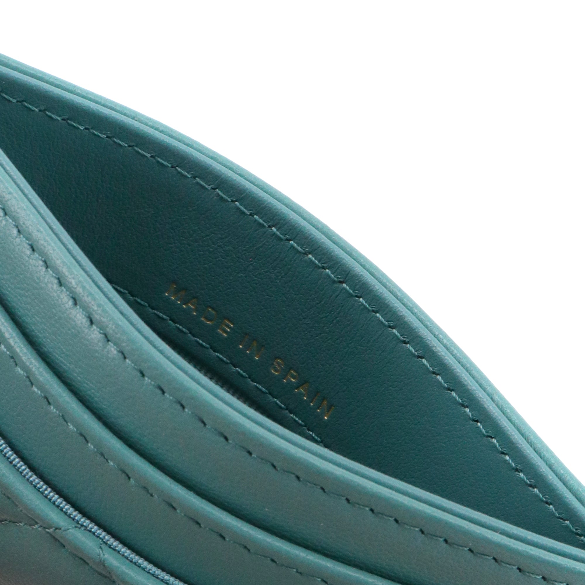 CHANEL - Porte cartes 19 Chanel en cuir bleu