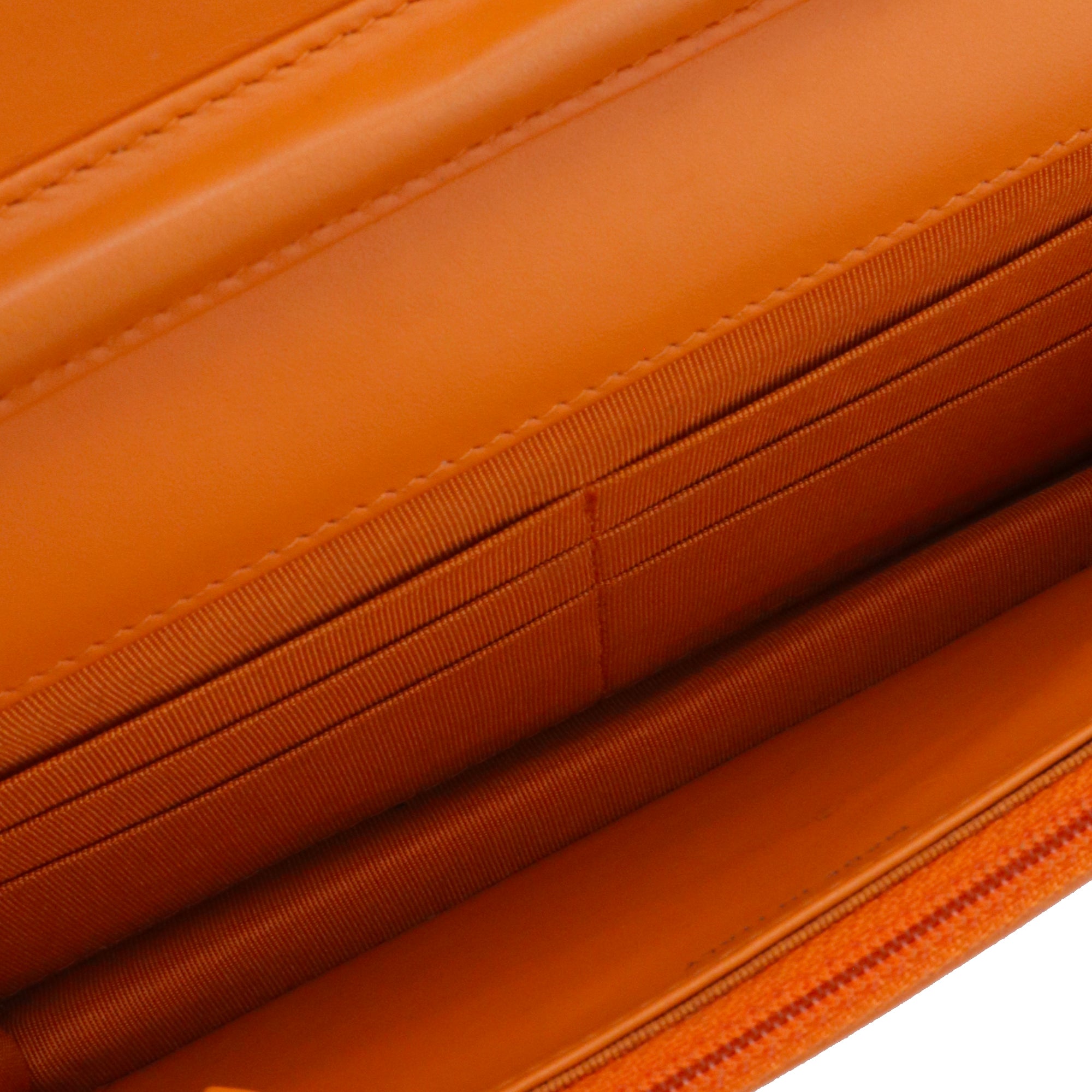 CHANEL - Sac Wallet On Chain Timeless Chanel en cuir verni orange