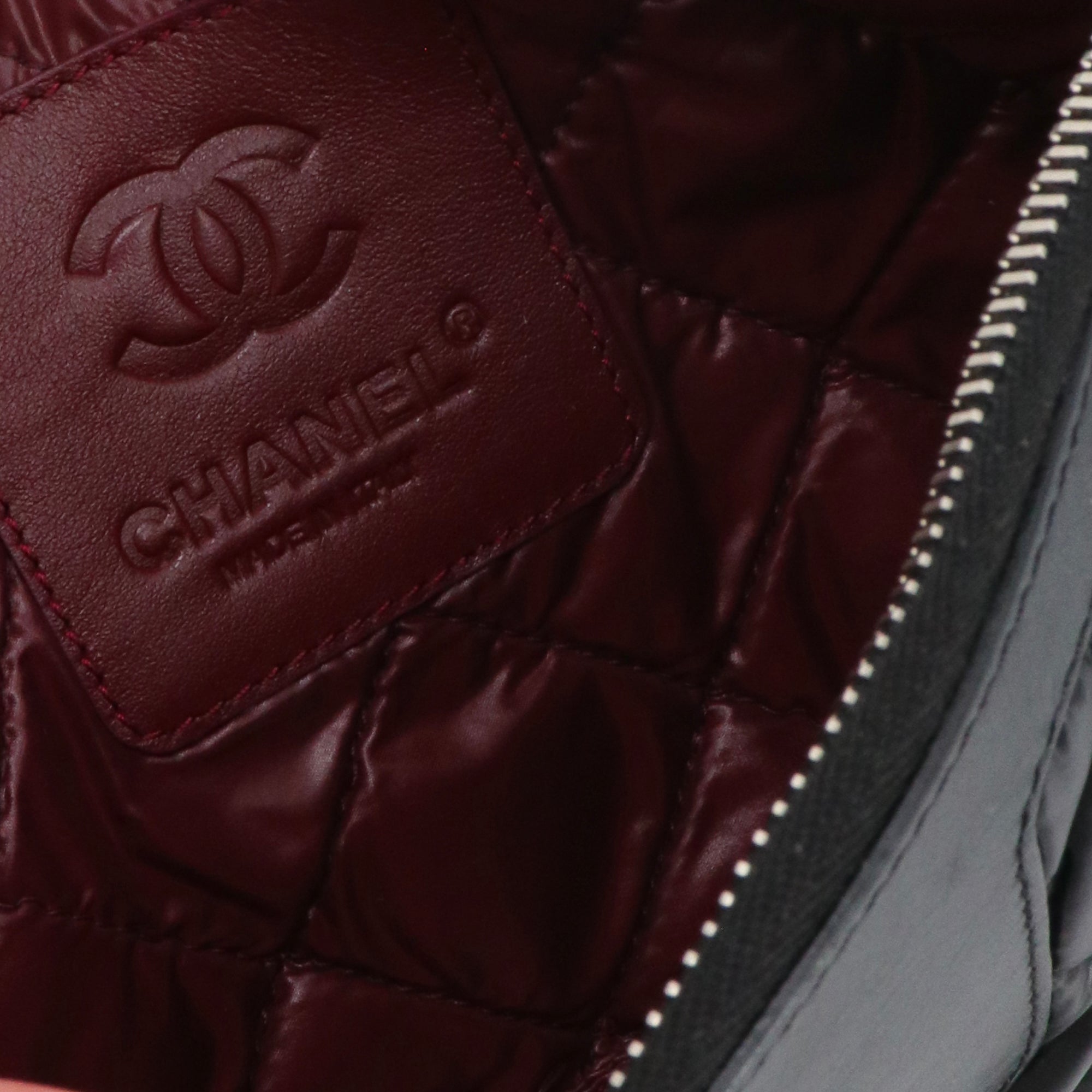 CHANEL - Pochette Cocoon Chanel en toile noire