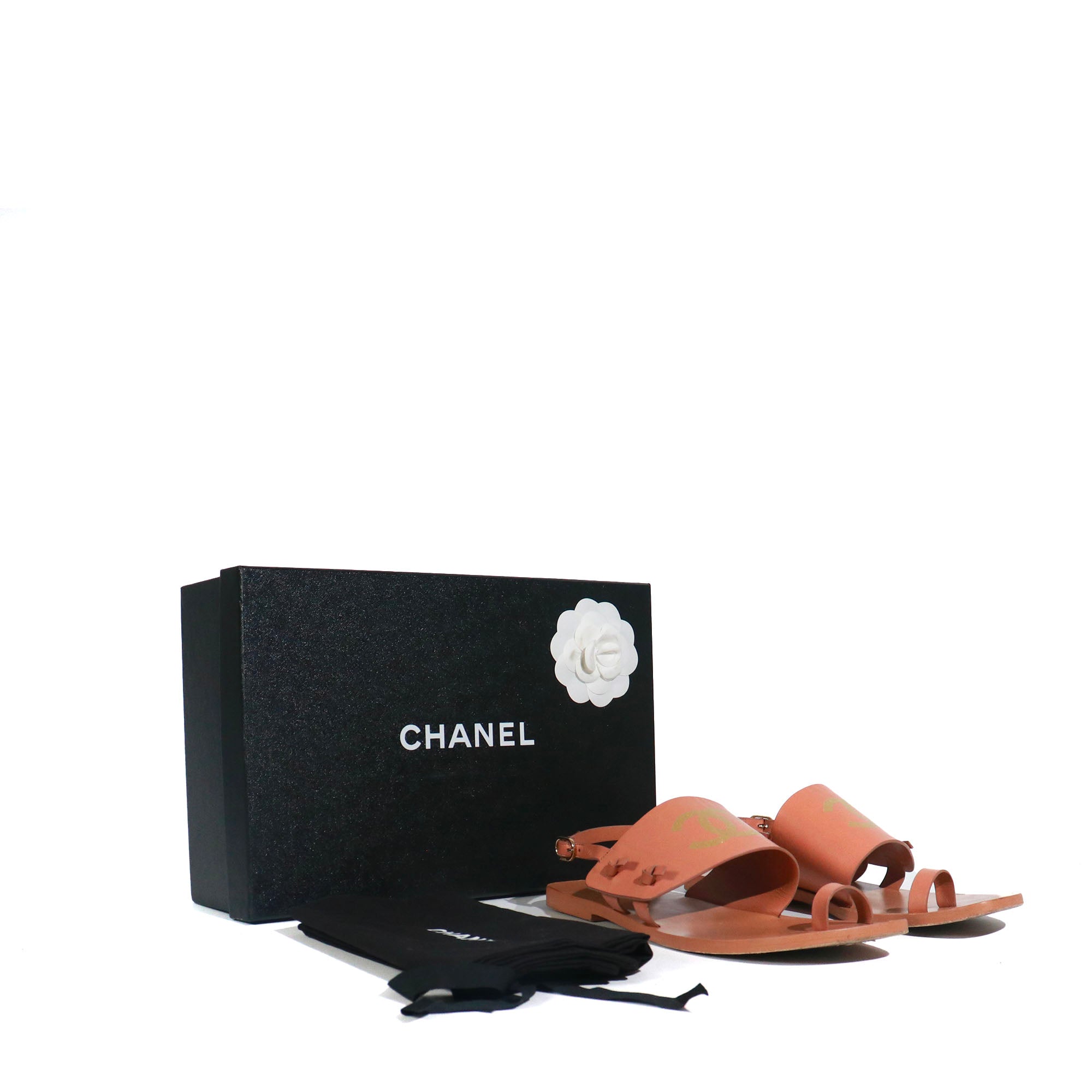 CHANEL - Sandales CC en cuir marron (T39)